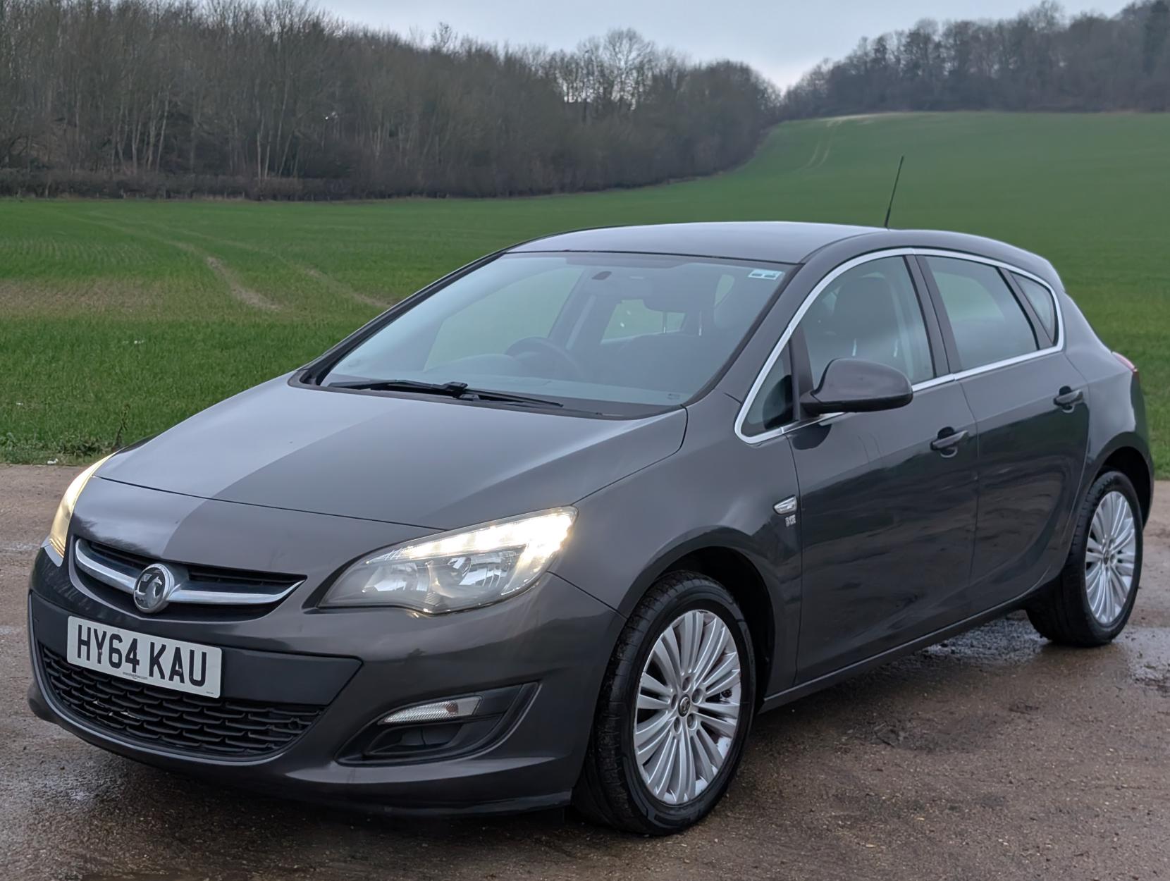 Vauxhall Astra 1.6 16v Excite Hatchback 5dr Petrol Manual Euro 5 (115 ps)