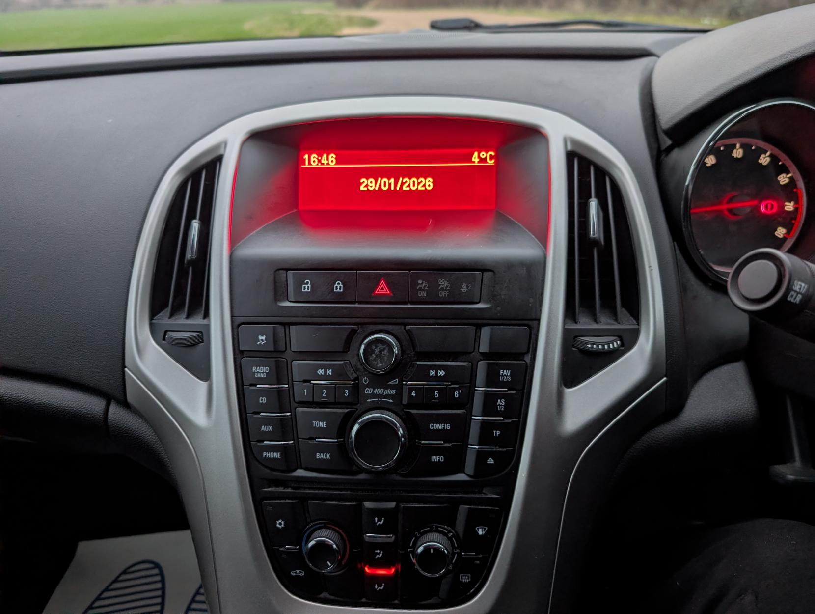 Vauxhall Astra 1.6 16v Excite Hatchback 5dr Petrol Manual Euro 5 (115 ps)