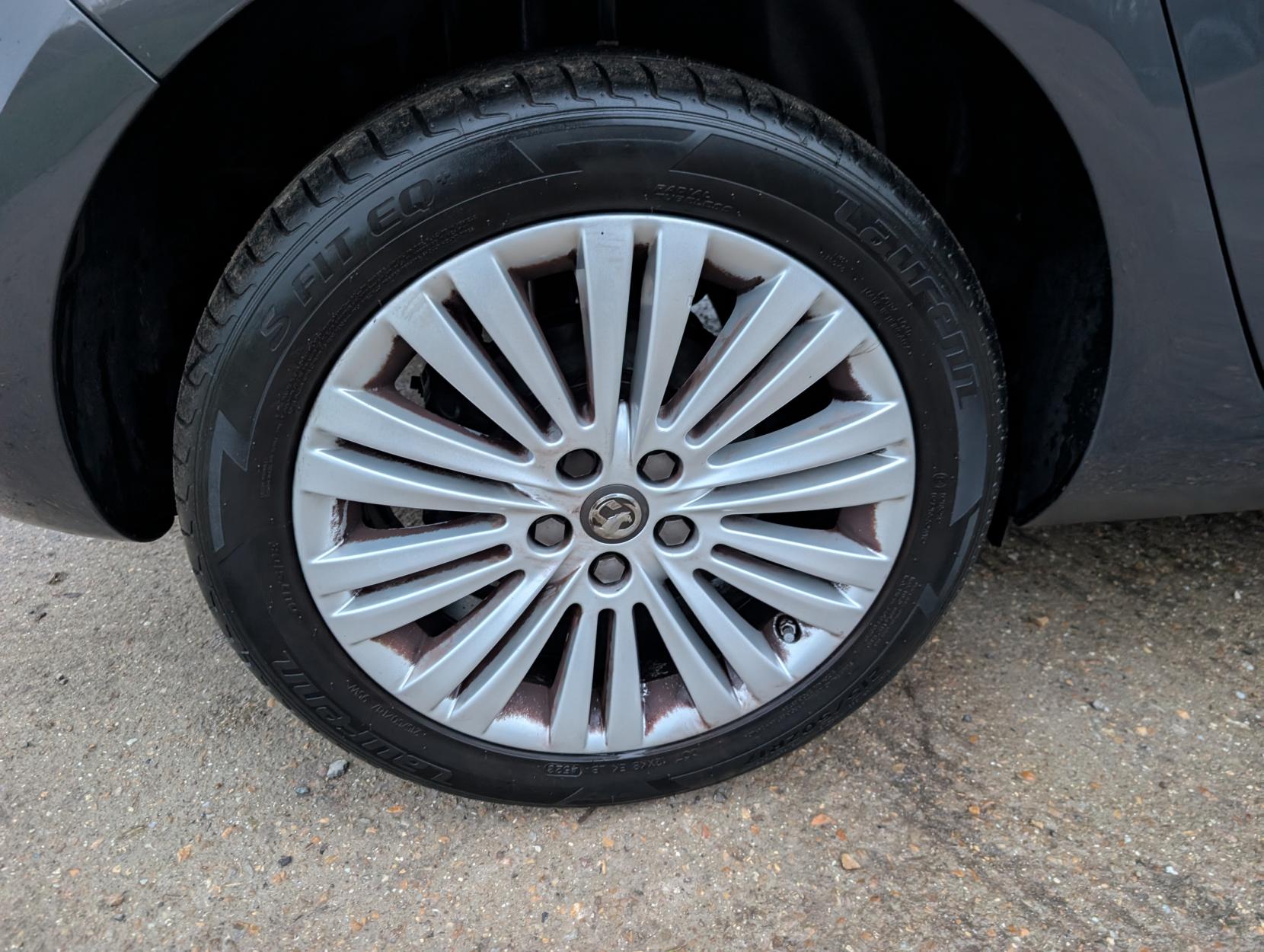 Vauxhall Astra 1.6 16v Excite Hatchback 5dr Petrol Manual Euro 5 (115 ps)