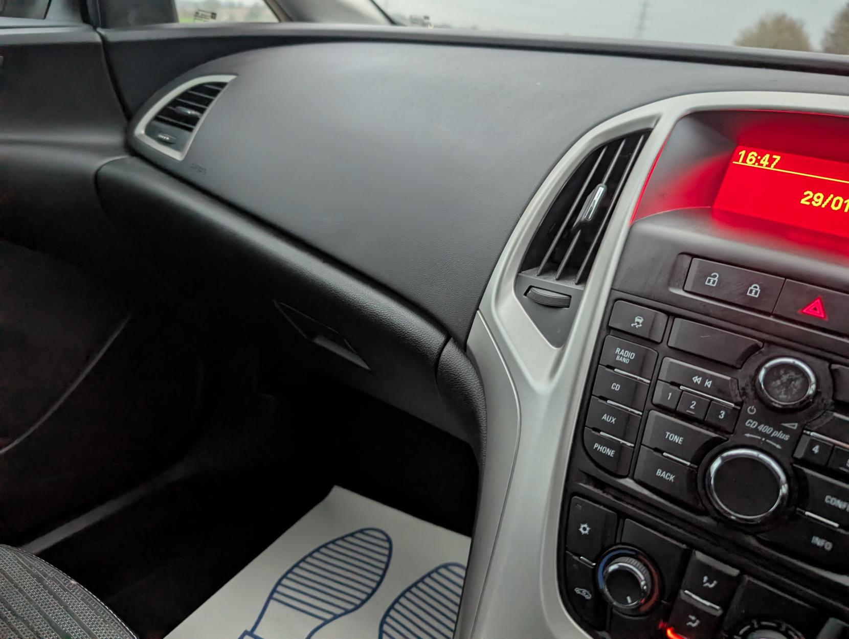 Vauxhall Astra 1.6 16v Excite Hatchback 5dr Petrol Manual Euro 5 (115 ps)