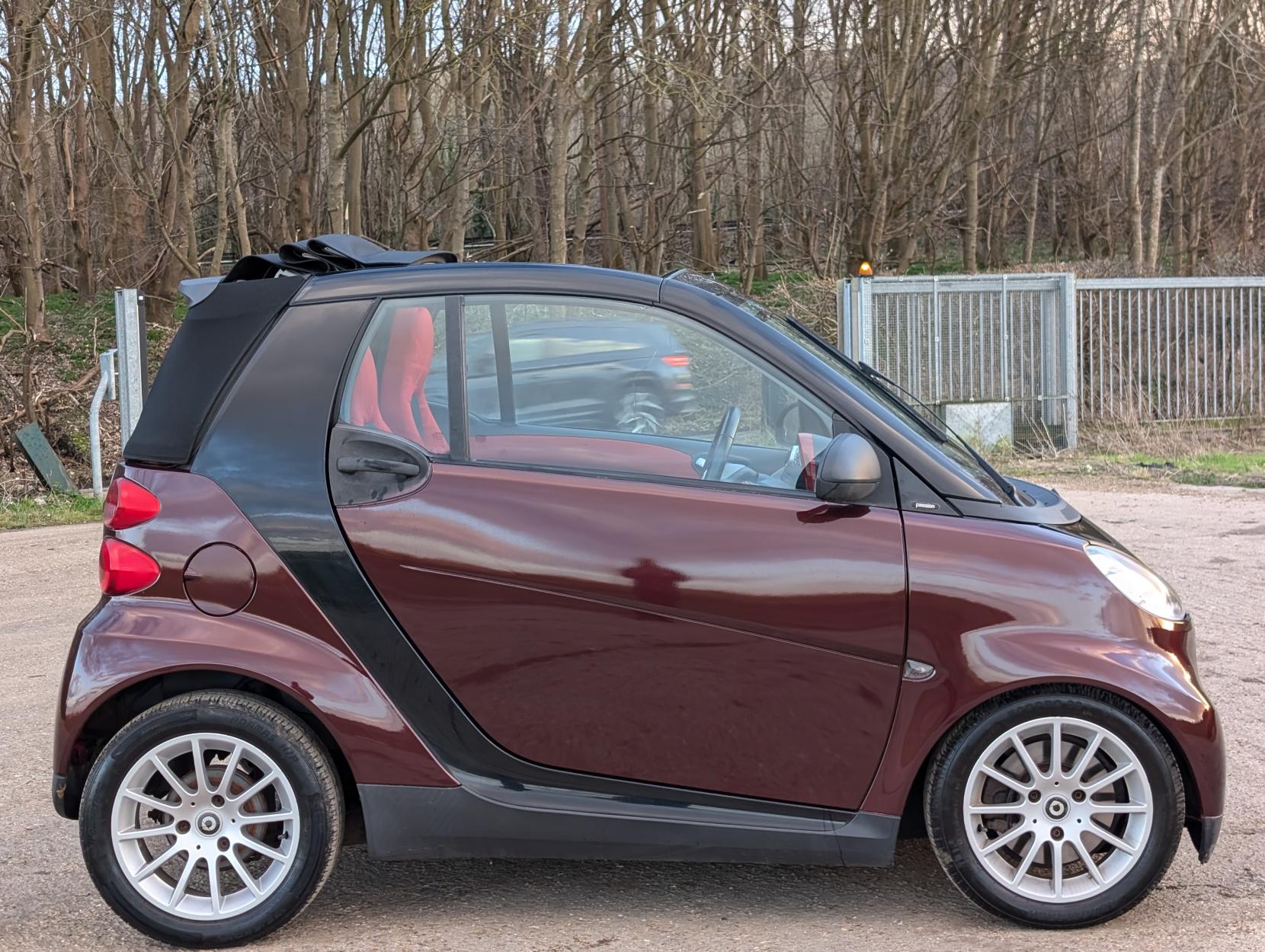 Smart fortwo 1.0 MHD Passion Cabriolet 2dr Petrol Auto Euro 4 (71 bhp)