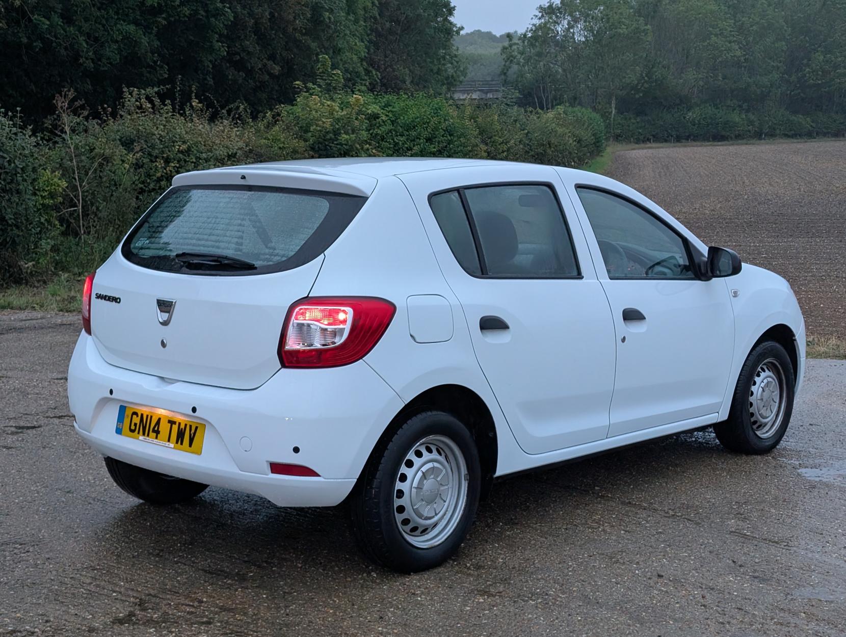 Dacia Sandero 1.2 Access Hatchback 5dr Petrol Manual Euro 5 (75 ps)
