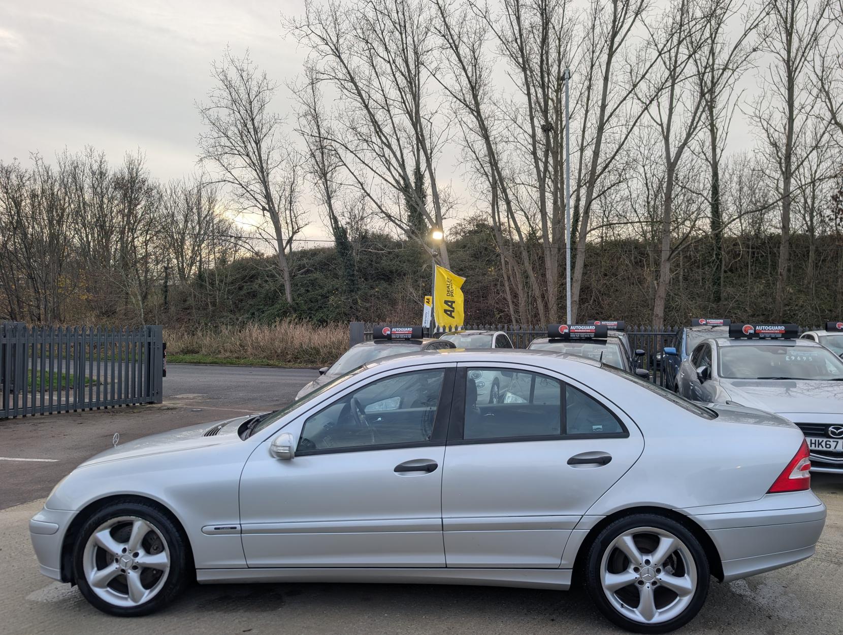 Mercedes-Benz C Class 1.8 C180 Kompressor Classic SE Saloon 4dr Petrol Automatic (193 g/km, 143 bhp)