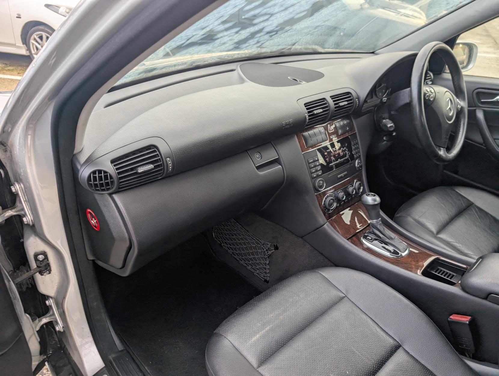 Mercedes-Benz C Class 1.8 C180 Kompressor Classic SE Saloon 4dr Petrol Automatic (193 g/km, 143 bhp)