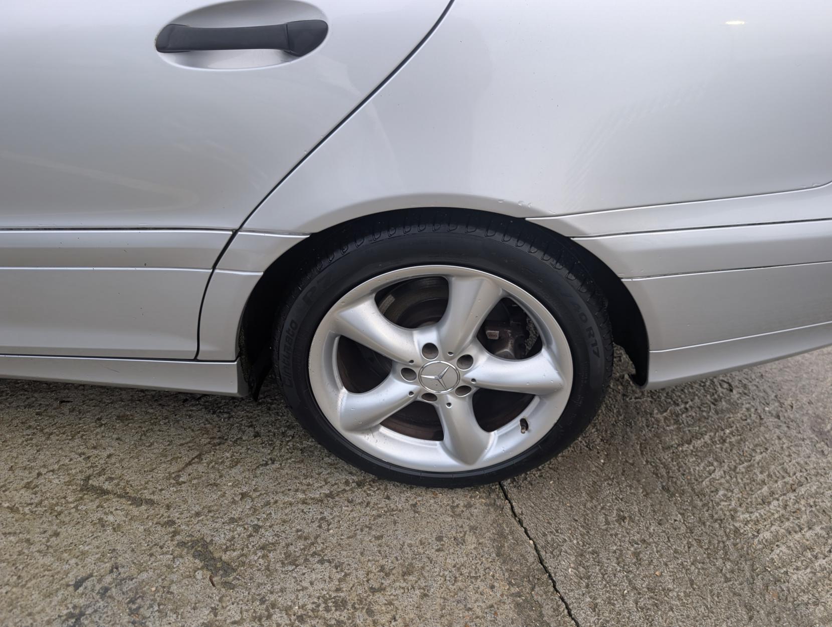 Mercedes-Benz C Class 1.8 C180 Kompressor Classic SE Saloon 4dr Petrol Automatic (193 g/km, 143 bhp)