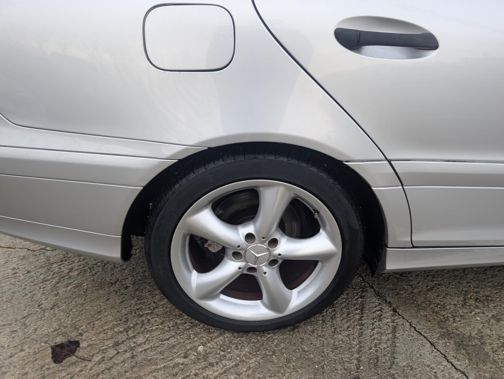 Mercedes-Benz C Class 1.8 C180 Kompressor Classic SE Saloon 4dr Petrol Automatic (193 g/km, 143 bhp)