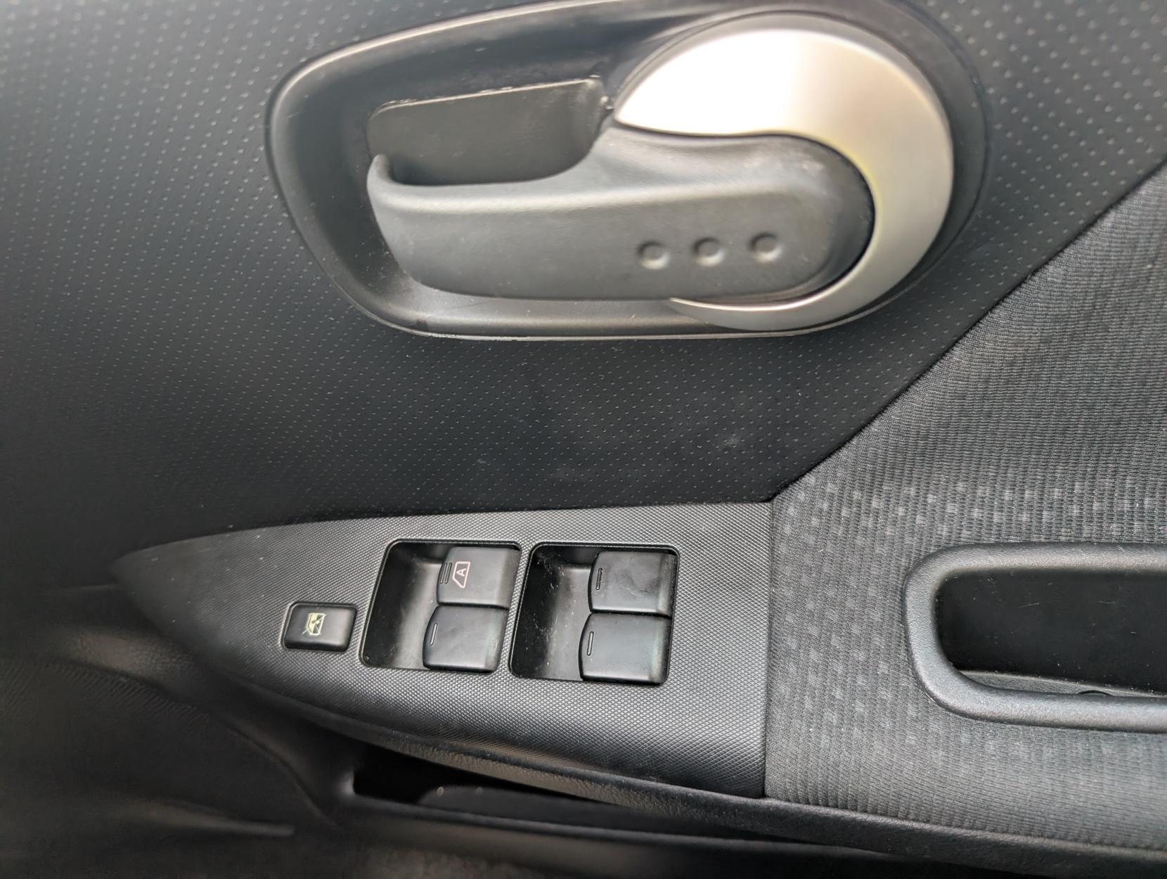 Nissan Note 1.6 16V n-tec+ Hatchback 5dr Petrol Manual Euro 5 (110 ps)