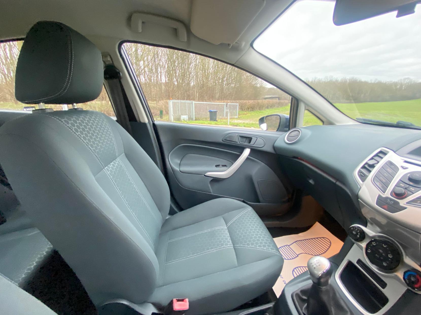 Ford Fiesta 1.25 Zetec Hatchback 5dr Petrol Manual (129 g/km, 81 bhp)
