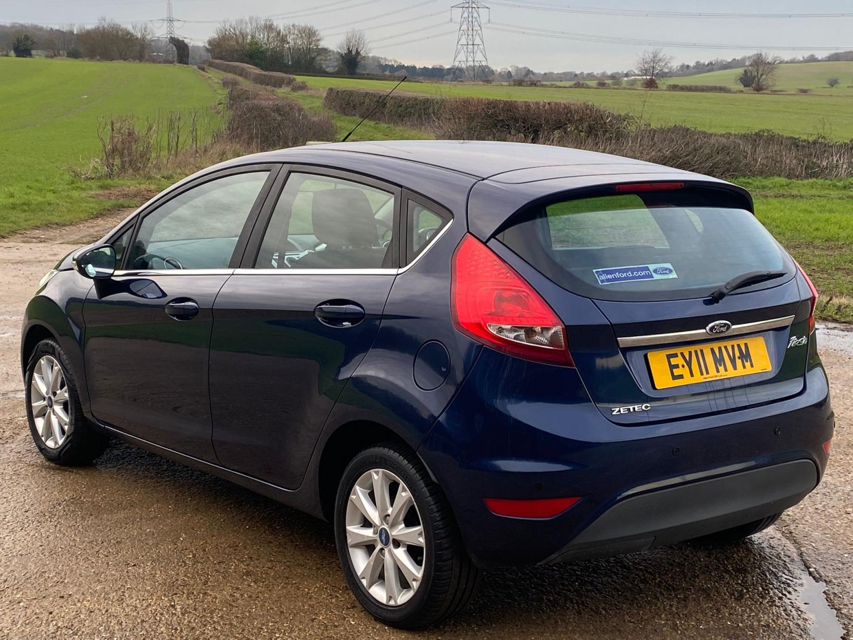 Ford Fiesta 1.25 Zetec Hatchback 5dr Petrol Manual (129 g/km, 81 bhp)