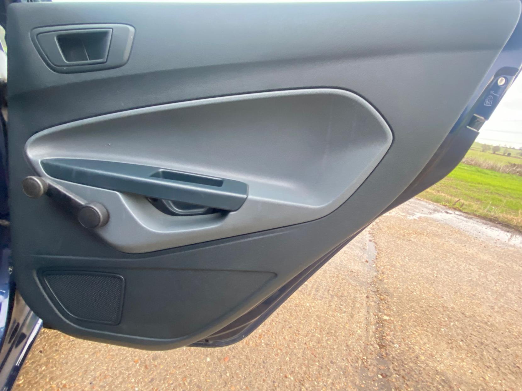 Ford Fiesta 1.25 Zetec Hatchback 5dr Petrol Manual (129 g/km, 81 bhp)