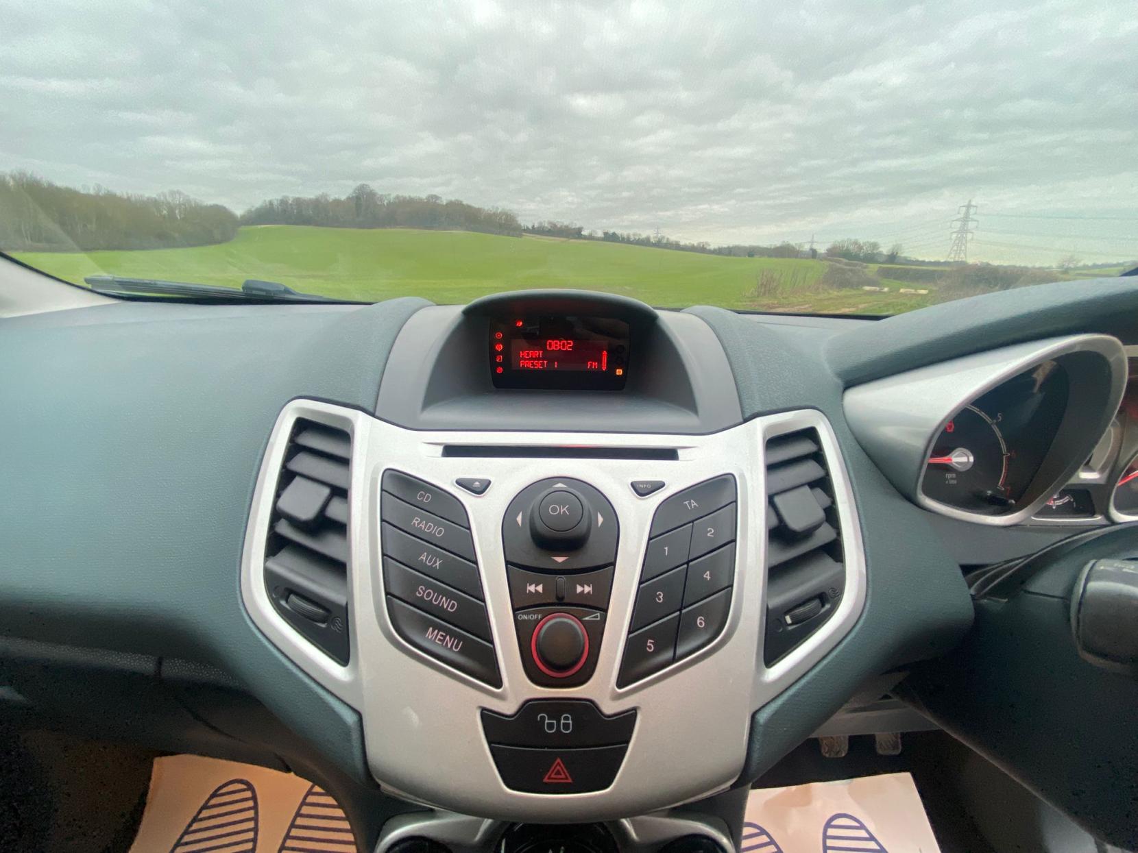 Ford Fiesta 1.25 Zetec Hatchback 5dr Petrol Manual (129 g/km, 81 bhp)