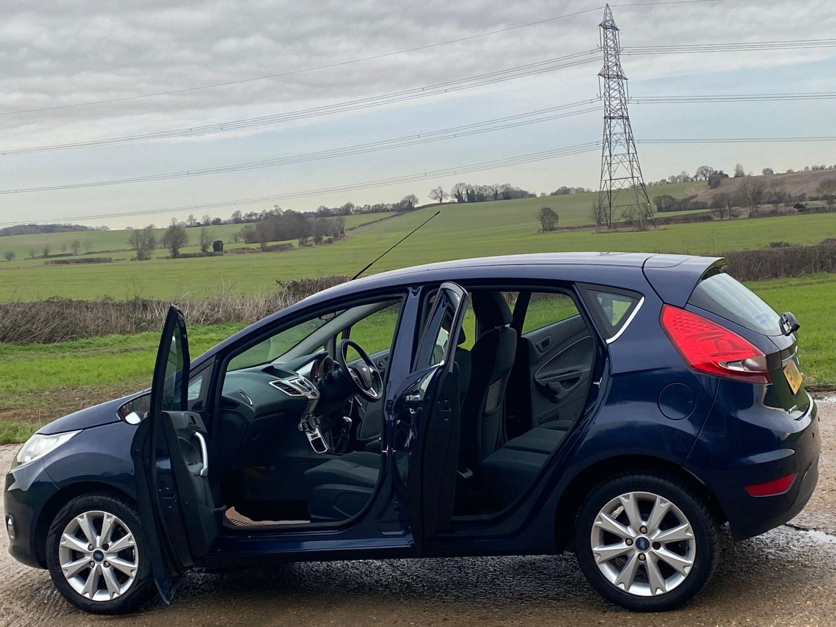 Ford Fiesta 1.25 Zetec Hatchback 5dr Petrol Manual (129 g/km, 81 bhp)