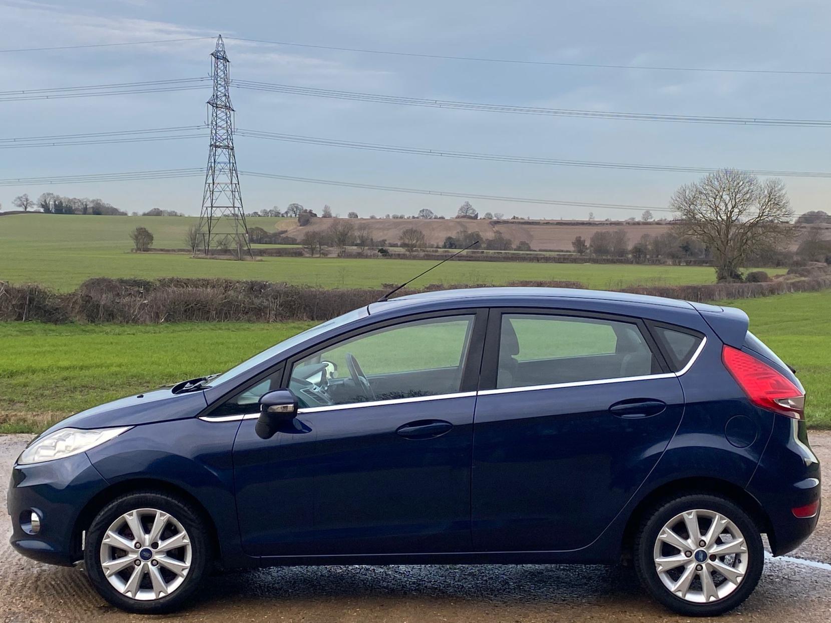 Ford Fiesta 1.25 Zetec Hatchback 5dr Petrol Manual (129 g/km, 81 bhp)