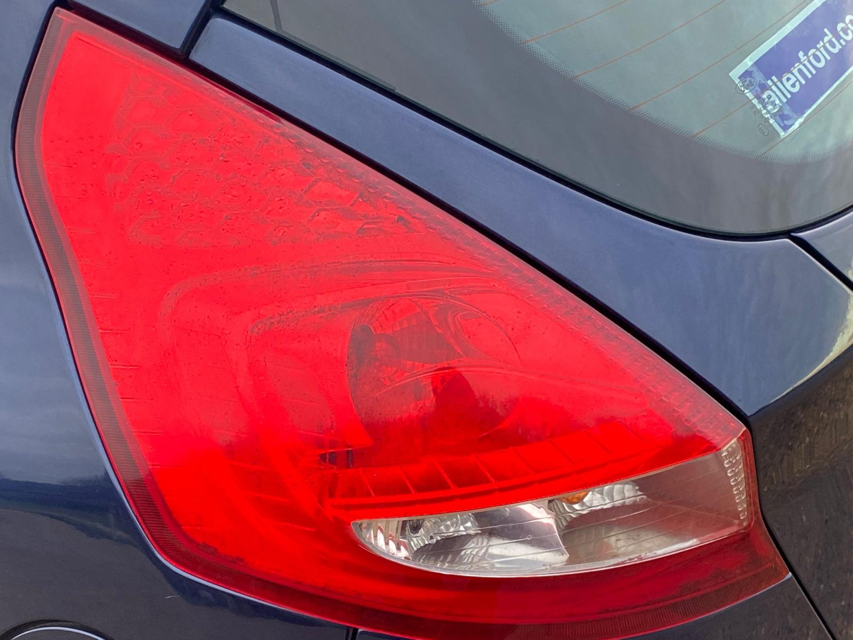 Ford Fiesta 1.25 Zetec Hatchback 5dr Petrol Manual (129 g/km, 81 bhp)