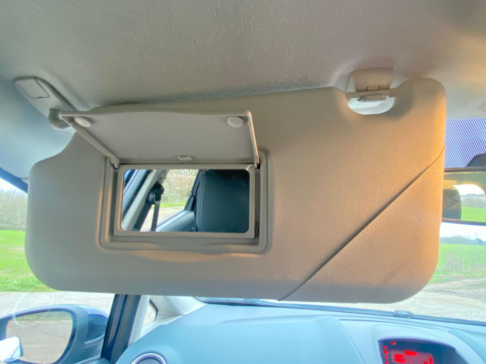 Ford Fiesta 1.25 Zetec Hatchback 5dr Petrol Manual (129 g/km, 81 bhp)