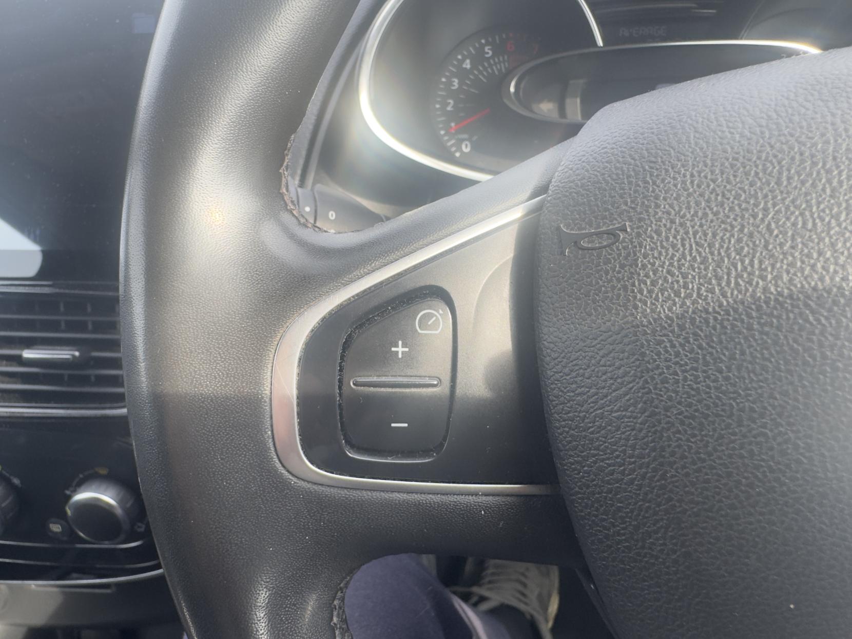 Renault Clio 0.9 TCe Play Hatchback 5dr Petrol Manual Euro 6 (s/s) (90 ps)