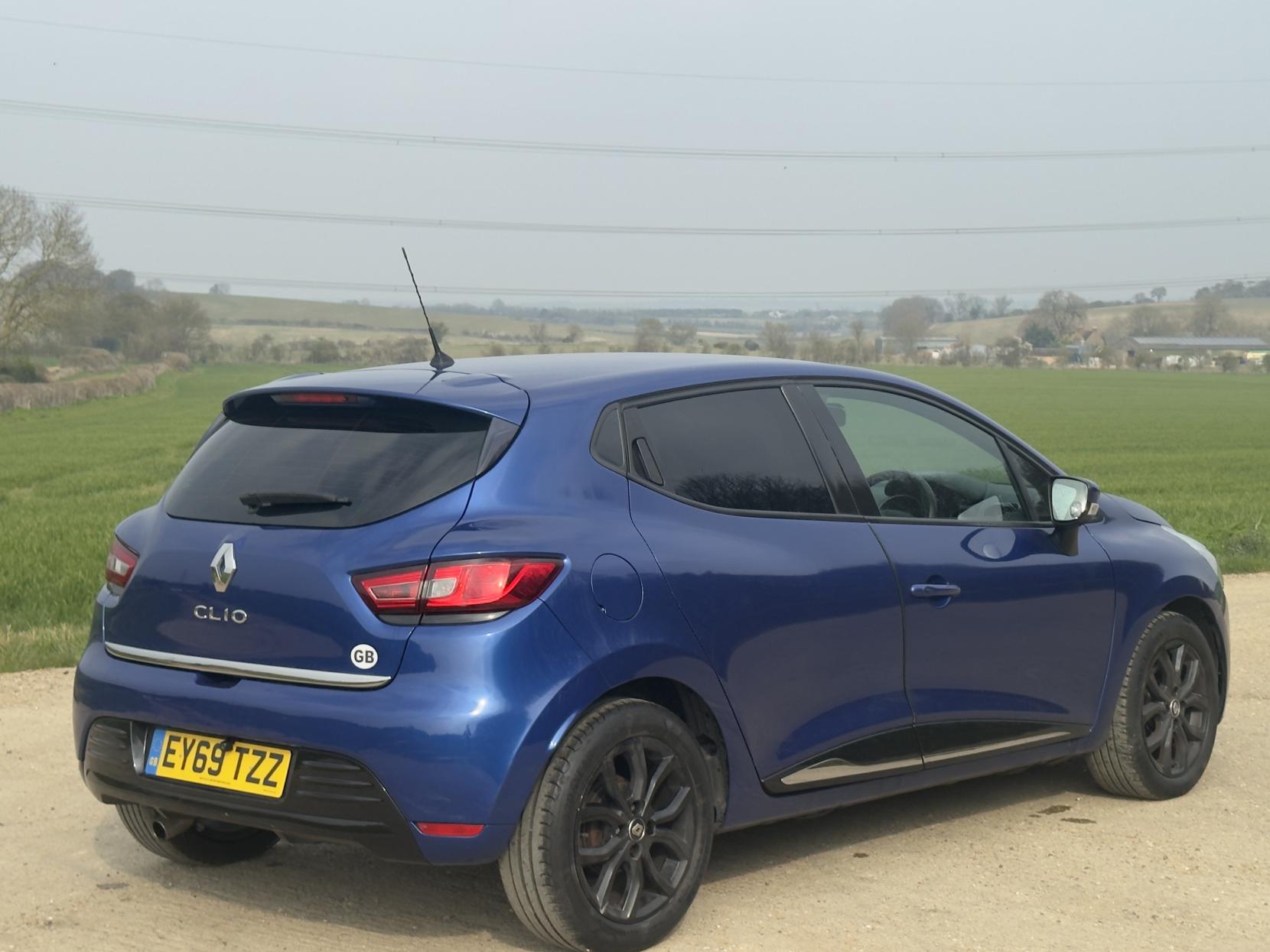 Renault Clio 0.9 TCe Play Hatchback 5dr Petrol Manual Euro 6 (s/s) (90 ps)