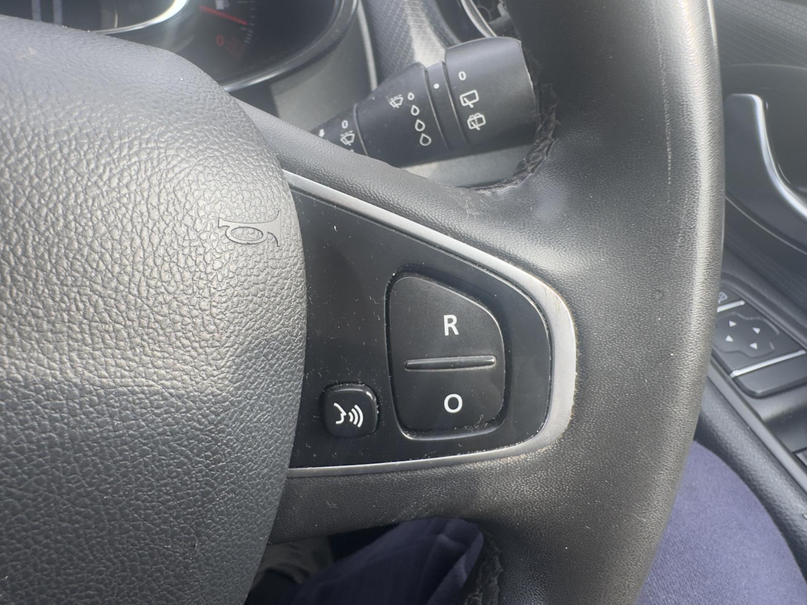 Renault Clio 0.9 TCe Play Hatchback 5dr Petrol Manual Euro 6 (s/s) (90 ps)