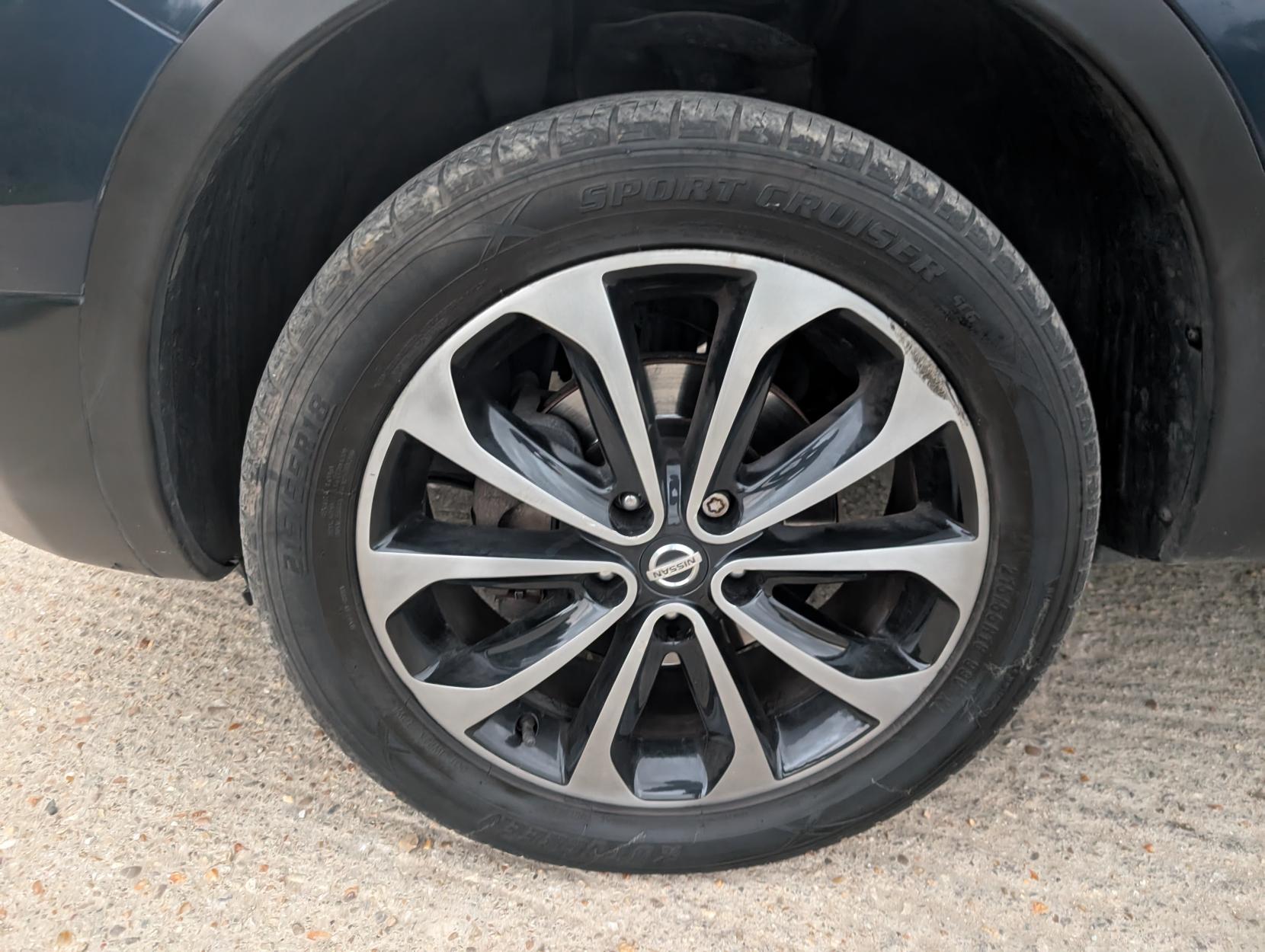 Nissan Qashqai 1.6 n-tec+ SUV 5dr Petrol Manual 2WD Euro 5 (117 ps)