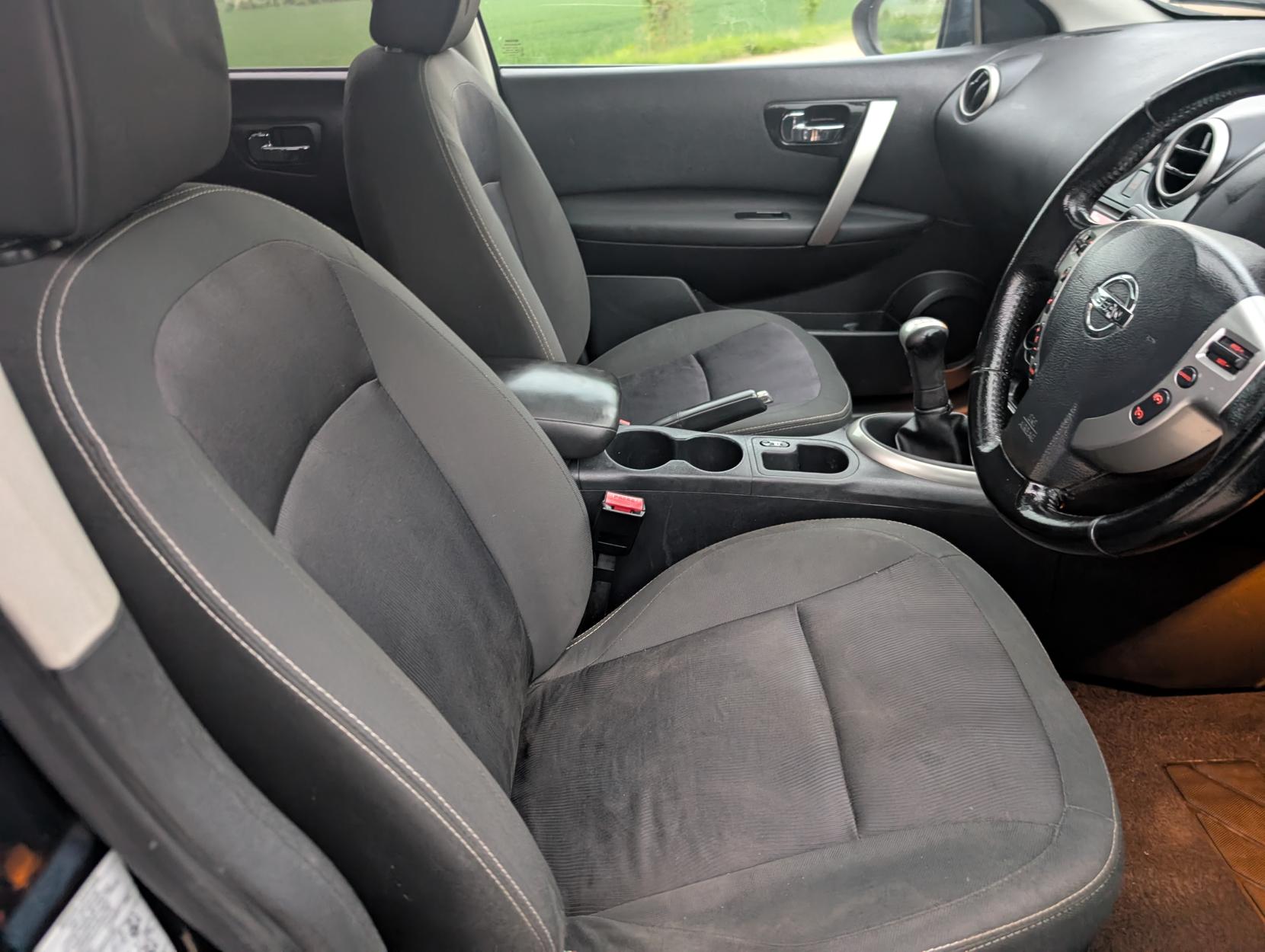Nissan Qashqai 1.6 n-tec+ SUV 5dr Petrol Manual 2WD Euro 5 (117 ps)