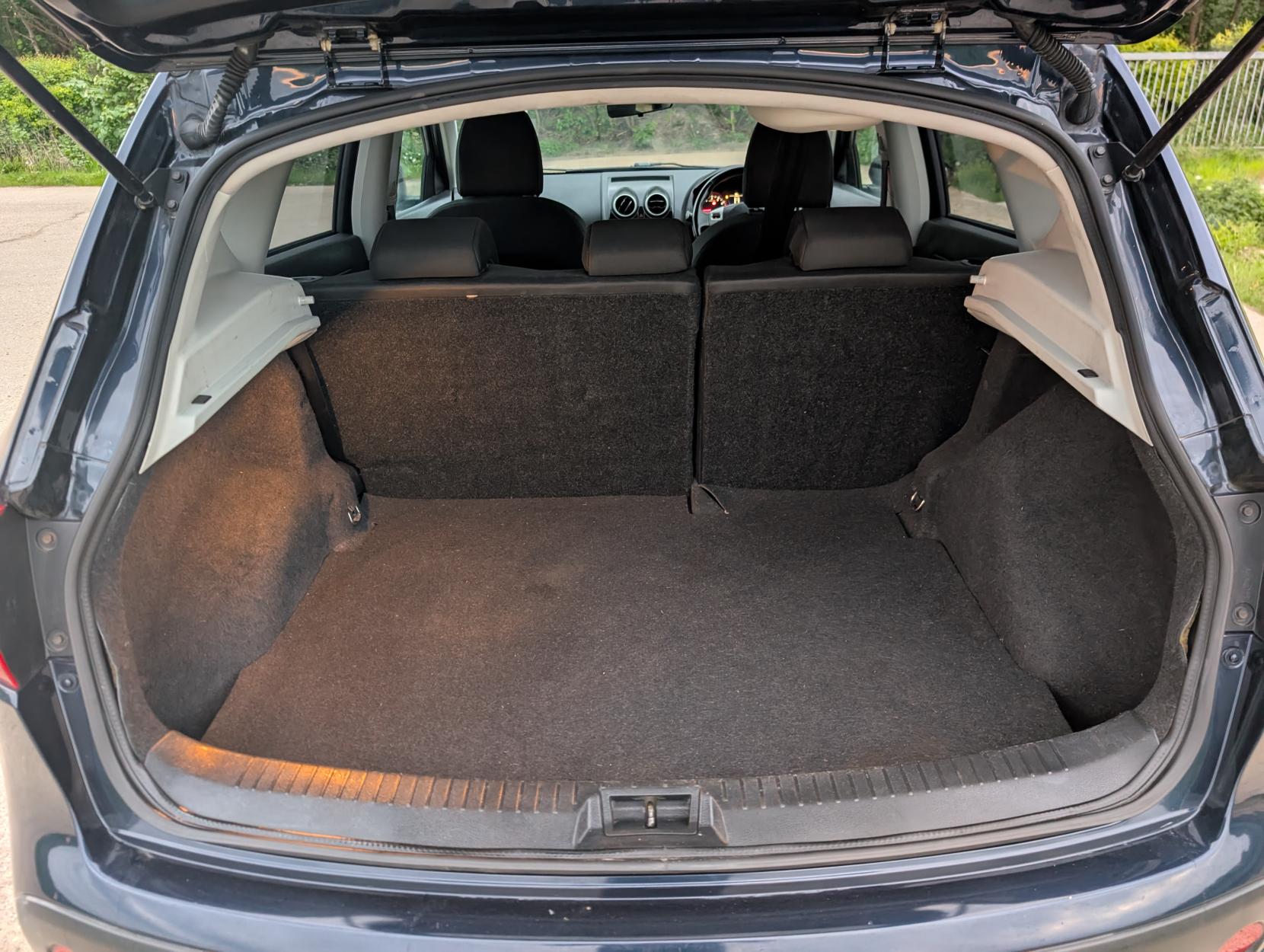 Nissan Qashqai 1.6 n-tec+ SUV 5dr Petrol Manual 2WD Euro 5 (117 ps)