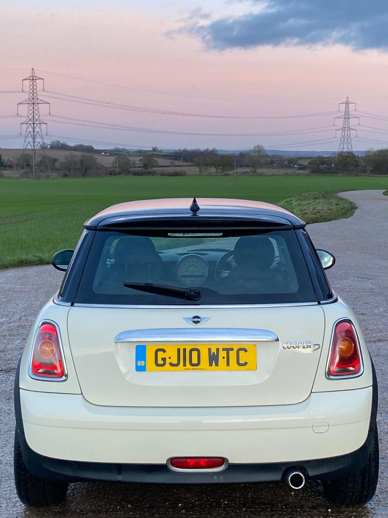 MINI Hatch 1.6 Cooper D Hatchback 3dr Diesel Manual Euro 4 (110 ps)