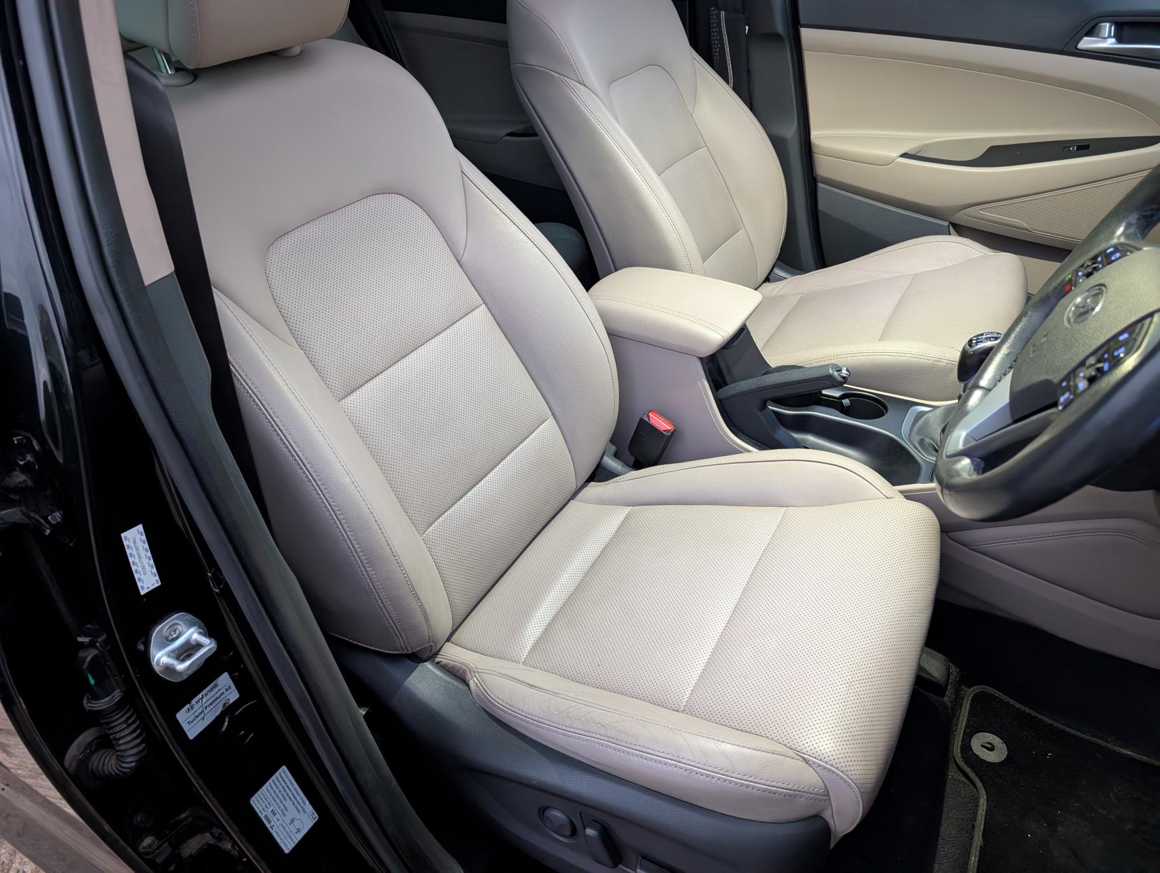 Hyundai TUCSON 2.0 CRDi Premium SE SUV 5dr Diesel Manual 4WD Euro 6 (185 ps)