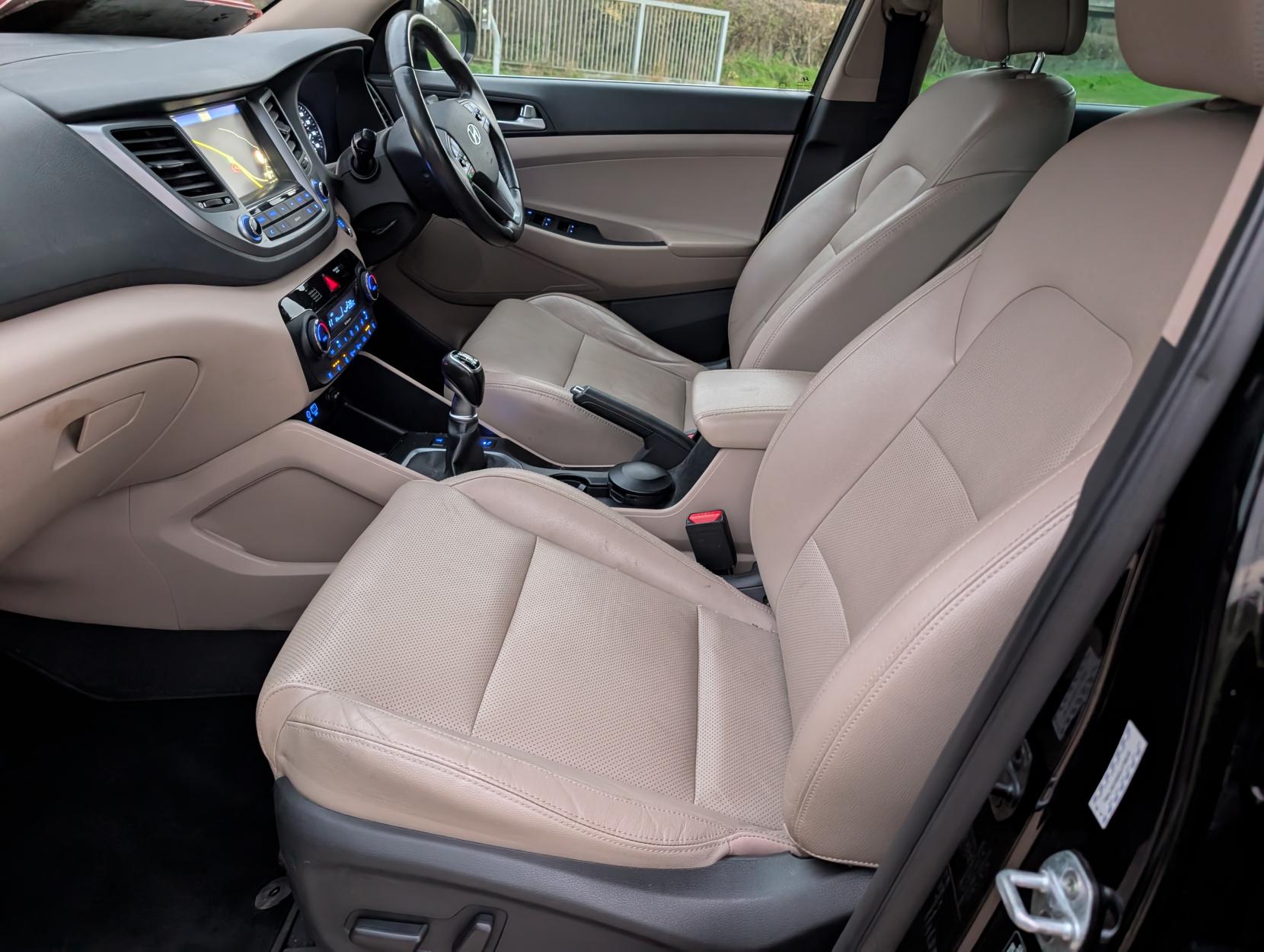 Hyundai TUCSON 2.0 CRDi Premium SE SUV 5dr Diesel Manual 4WD Euro 6 (185 ps)