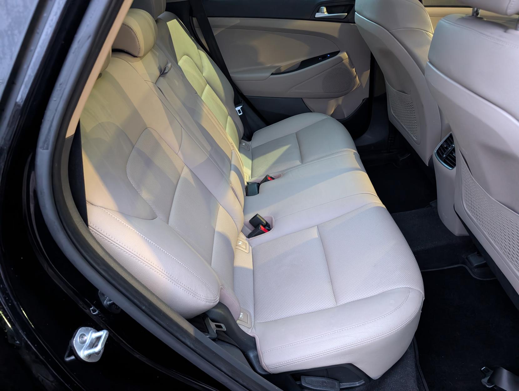 Hyundai TUCSON 2.0 CRDi Premium SE SUV 5dr Diesel Manual 4WD Euro 6 (185 ps)