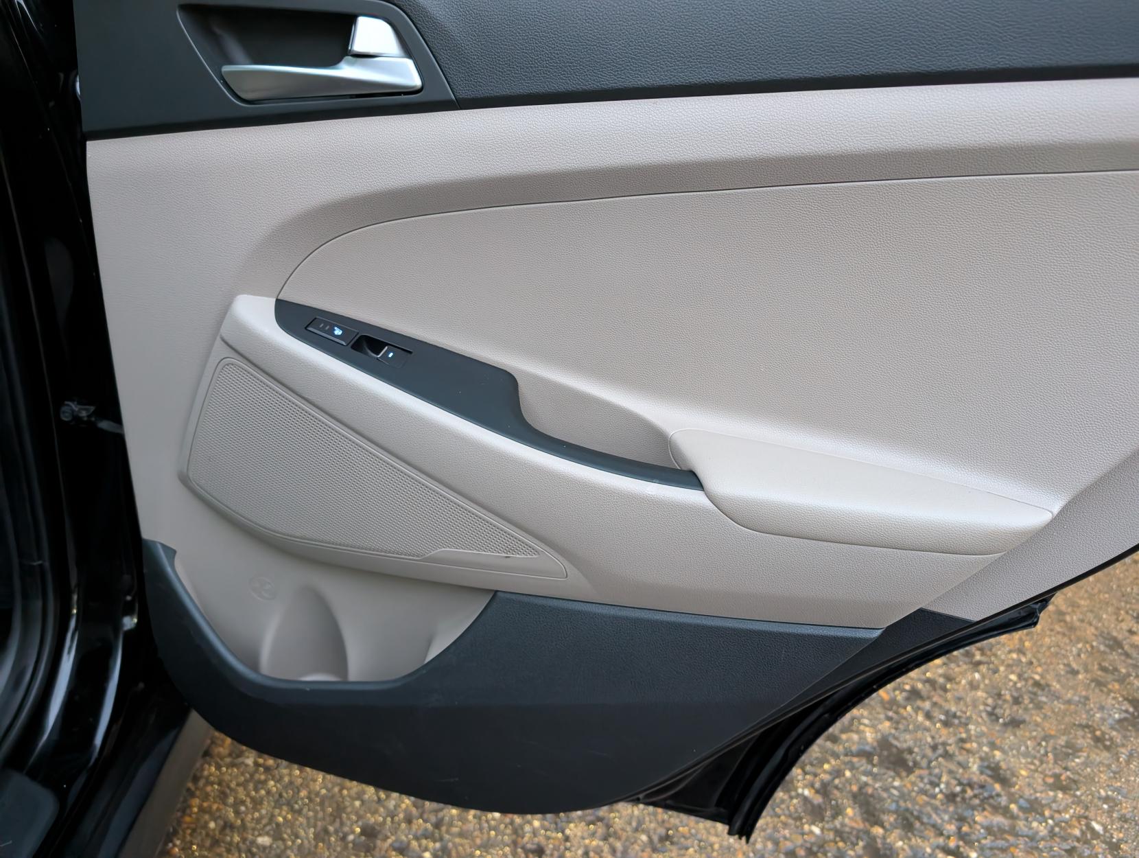 Hyundai TUCSON 2.0 CRDi Premium SE SUV 5dr Diesel Manual 4WD Euro 6 (185 ps)