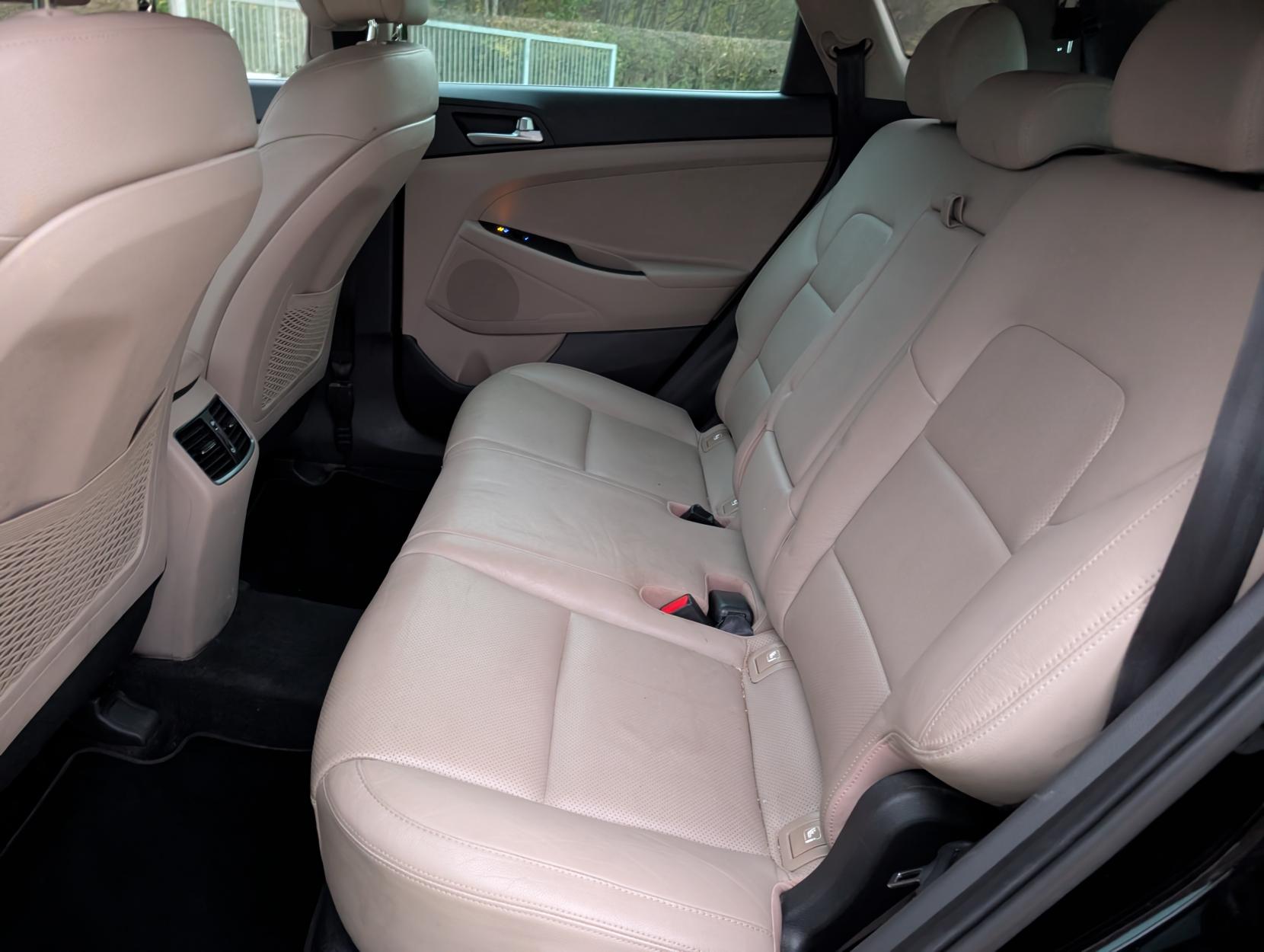 Hyundai TUCSON 2.0 CRDi Premium SE SUV 5dr Diesel Manual 4WD Euro 6 (185 ps)