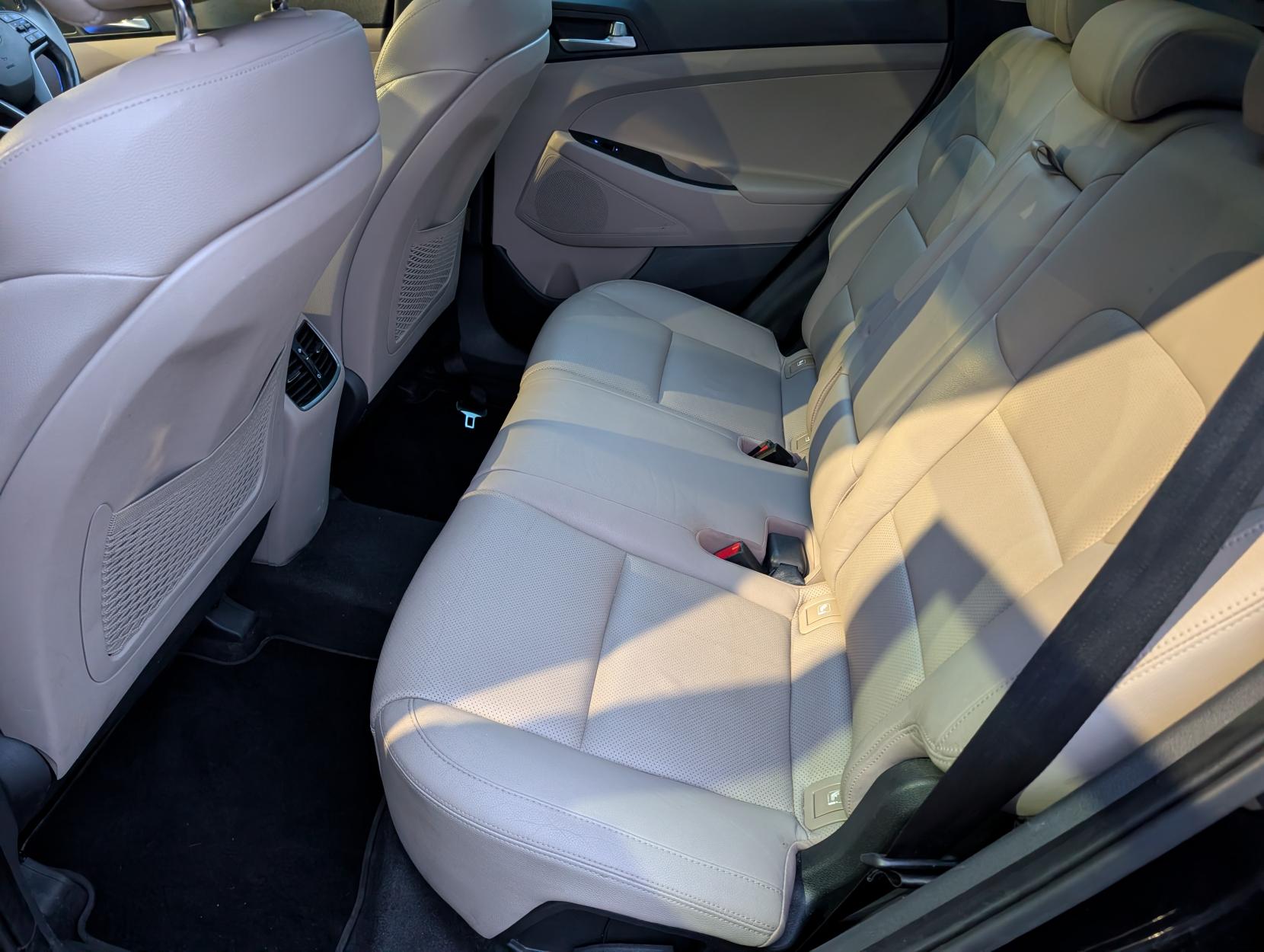 Hyundai TUCSON 2.0 CRDi Premium SE SUV 5dr Diesel Manual 4WD Euro 6 (185 ps)