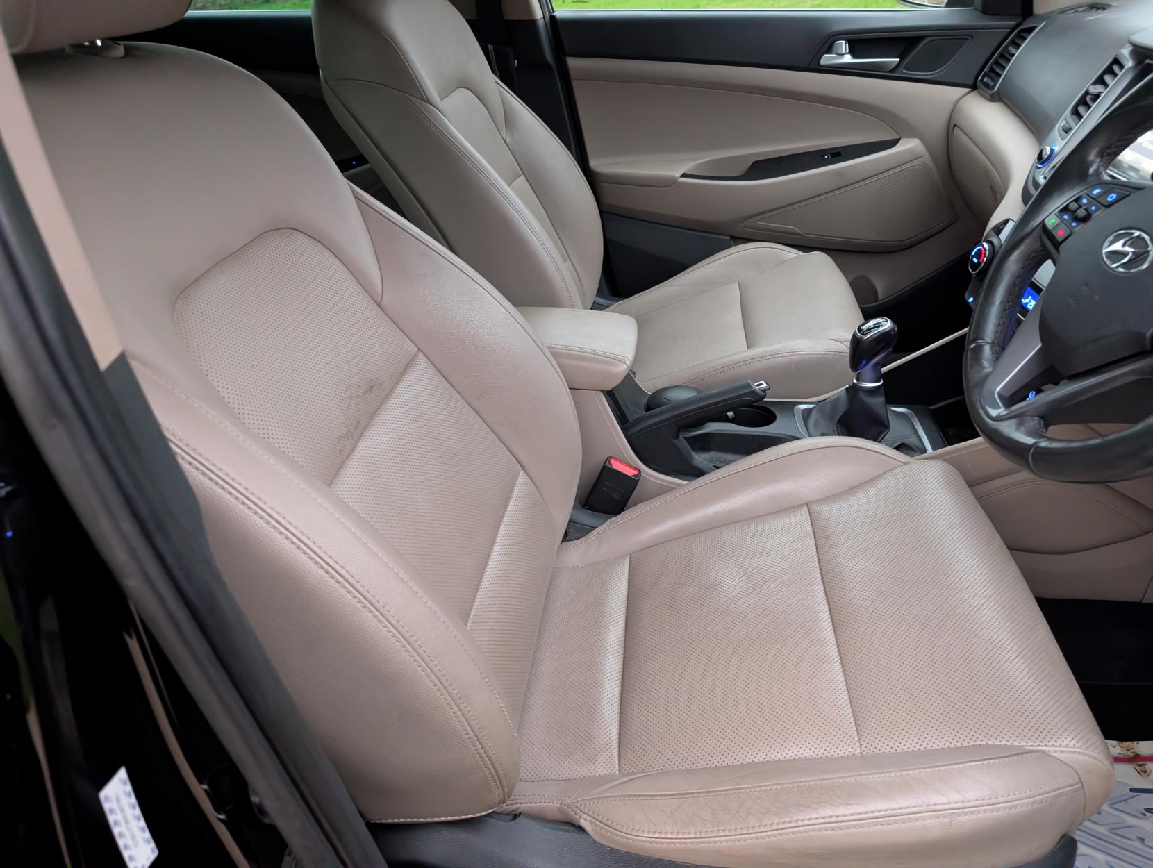 Hyundai TUCSON 2.0 CRDi Premium SE SUV 5dr Diesel Manual 4WD Euro 6 (185 ps)