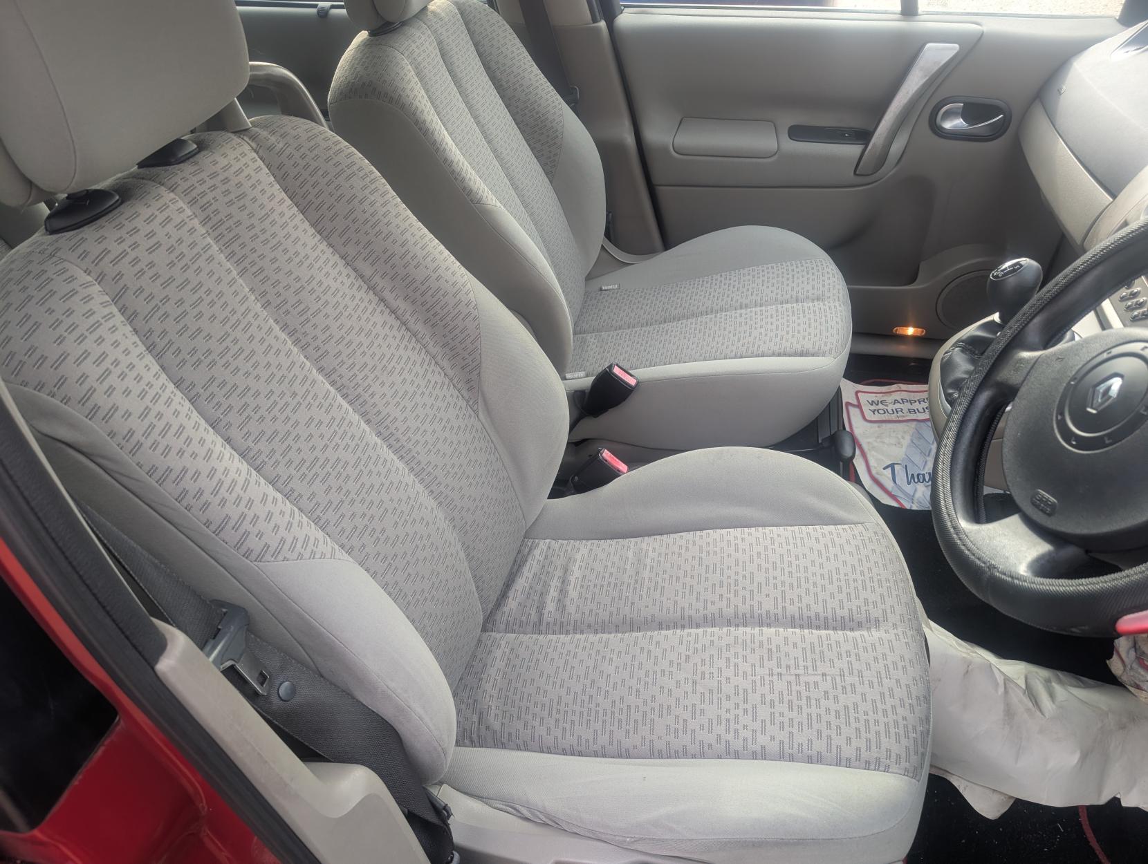 Renault Scenic 1.5 dCi Oasis MPV 5dr Diesel Manual (124 g/km, 106 bhp)