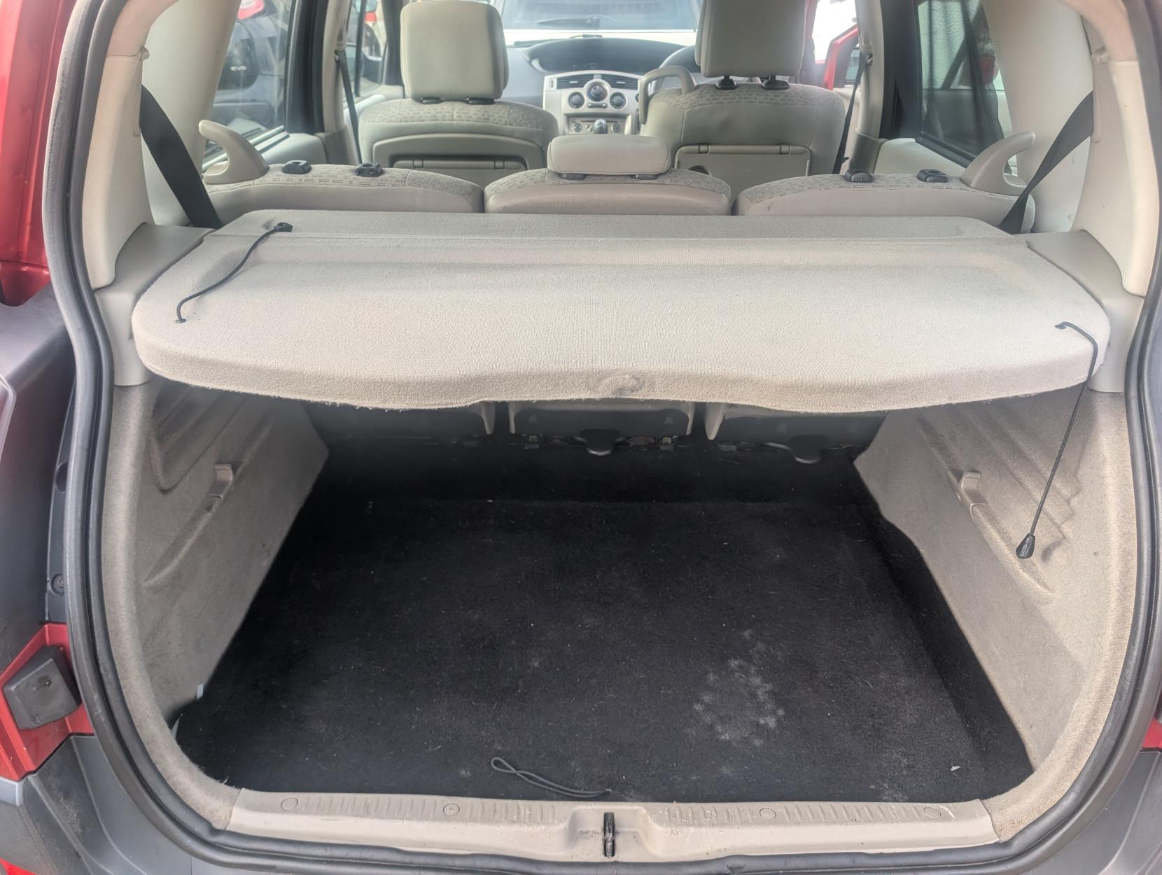 Renault Scenic 1.5 dCi Oasis MPV 5dr Diesel Manual (124 g/km, 106 bhp)