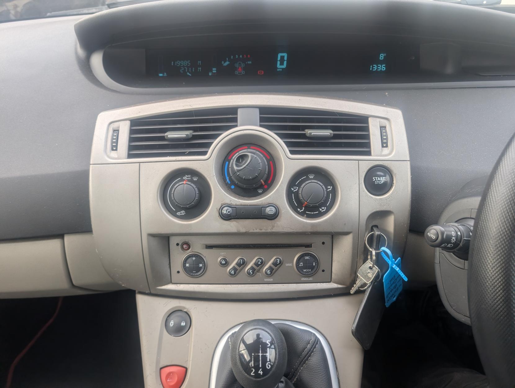 Renault Scenic 1.5 dCi Oasis MPV 5dr Diesel Manual (124 g/km, 106 bhp)