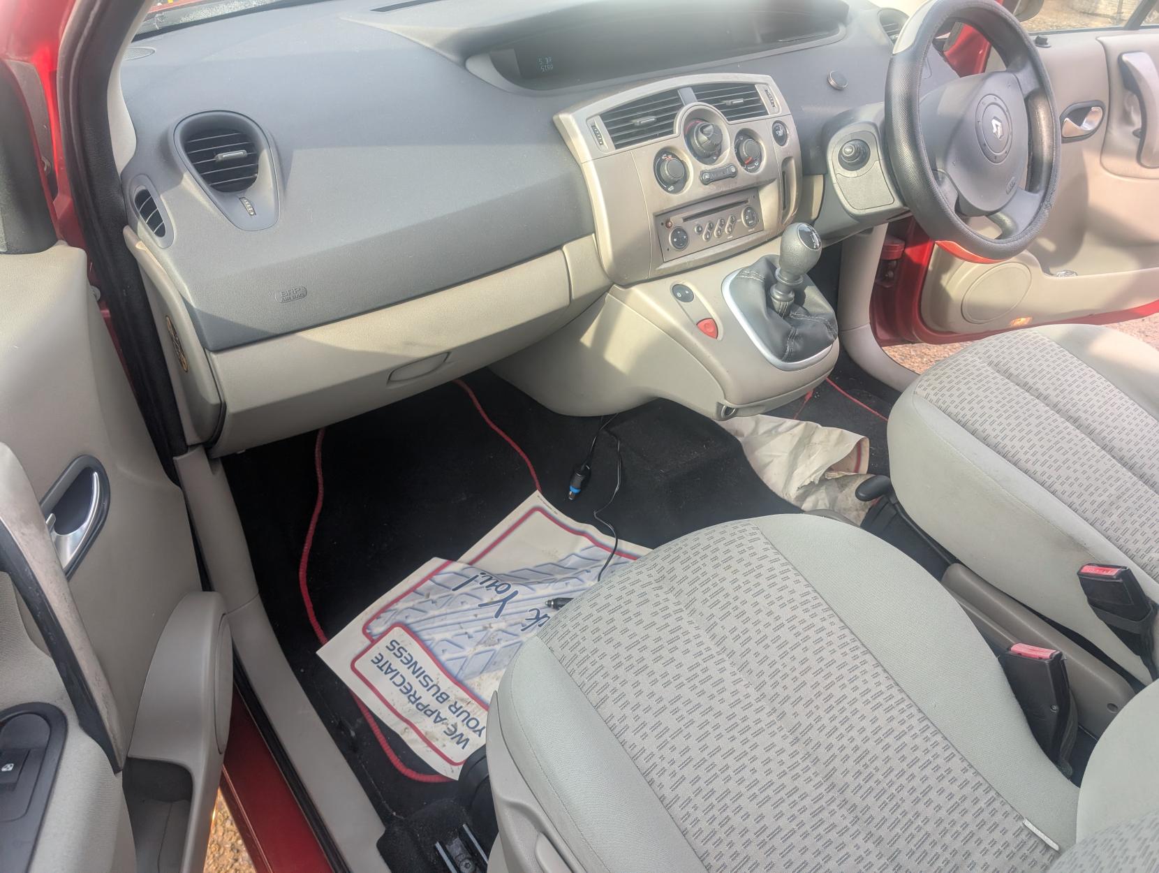 Renault Scenic 1.5 dCi Oasis MPV 5dr Diesel Manual (124 g/km, 106 bhp)