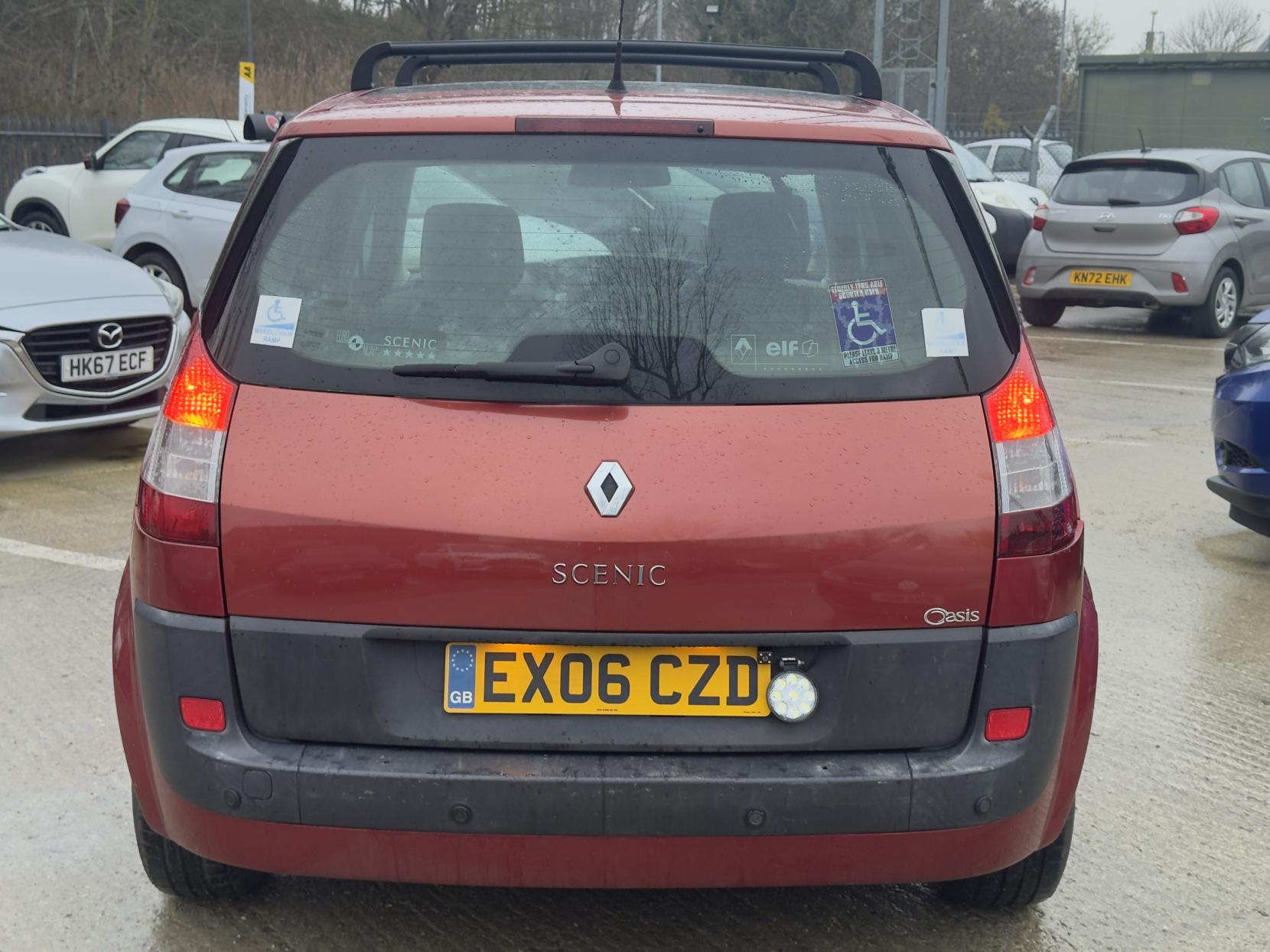 Renault Scenic 1.5 dCi Oasis MPV 5dr Diesel Manual (124 g/km, 106 bhp)