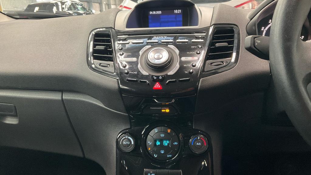 Ford Fiesta 1.0T EcoBoost Titanium Hatchback 5dr Petrol Manual Euro 6 (s/s) (100 ps)