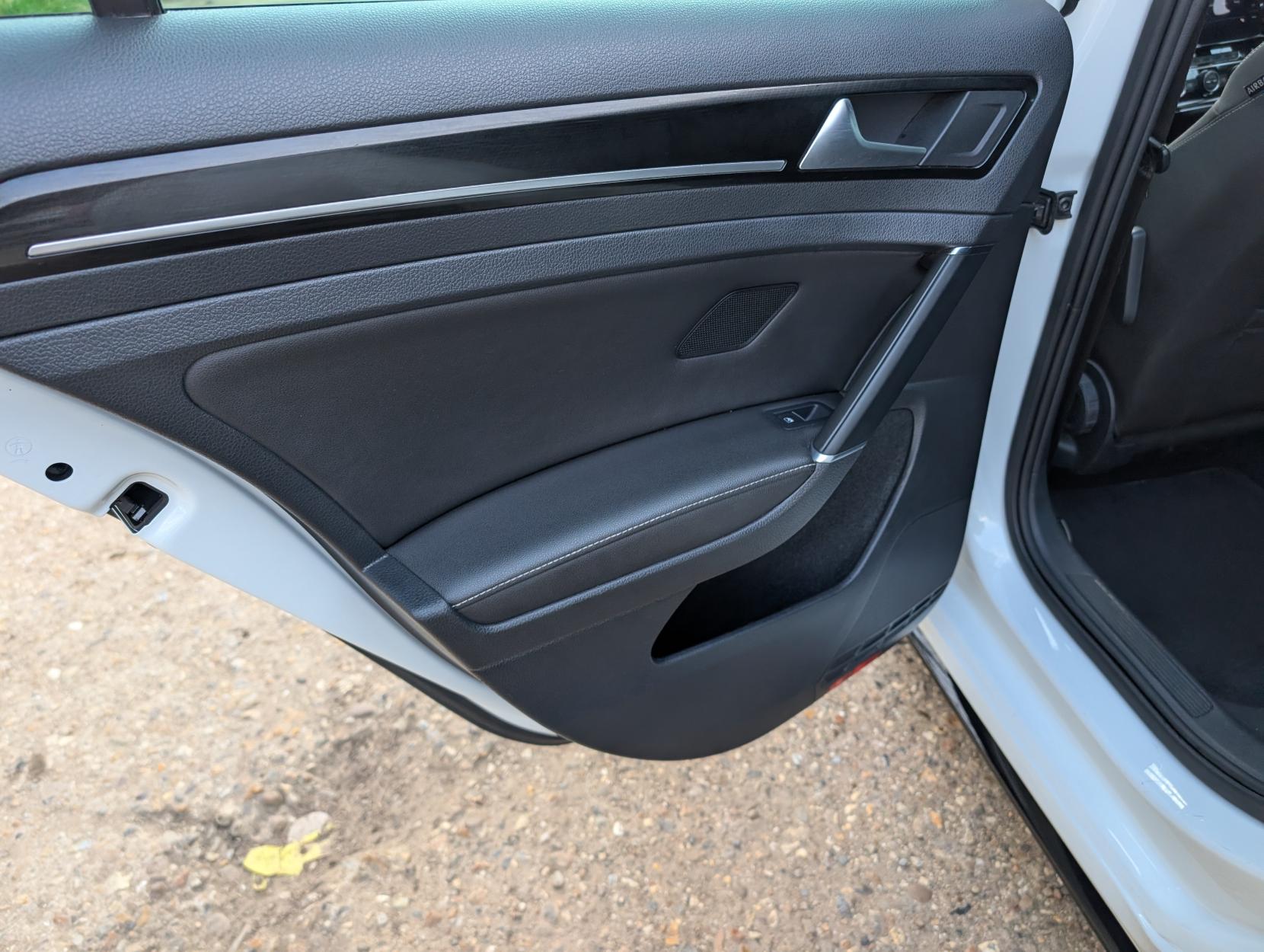 Volkswagen Golf 2.0 TSI R Hatchback 5dr Petrol DSG 4Motion Euro 6 (s/s) (310 ps)