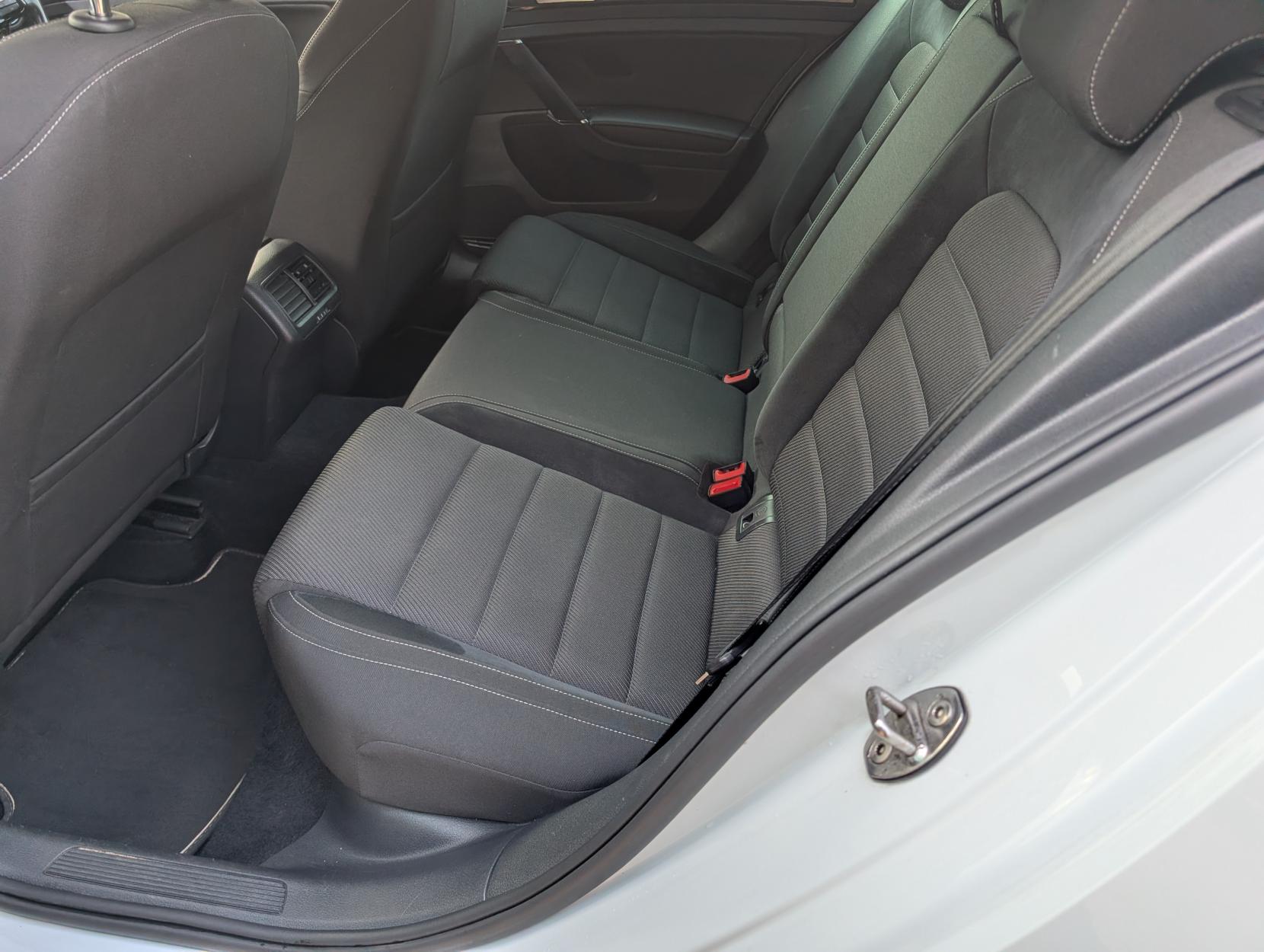 Volkswagen Golf 2.0 TSI R Hatchback 5dr Petrol DSG 4Motion Euro 6 (s/s) (310 ps)