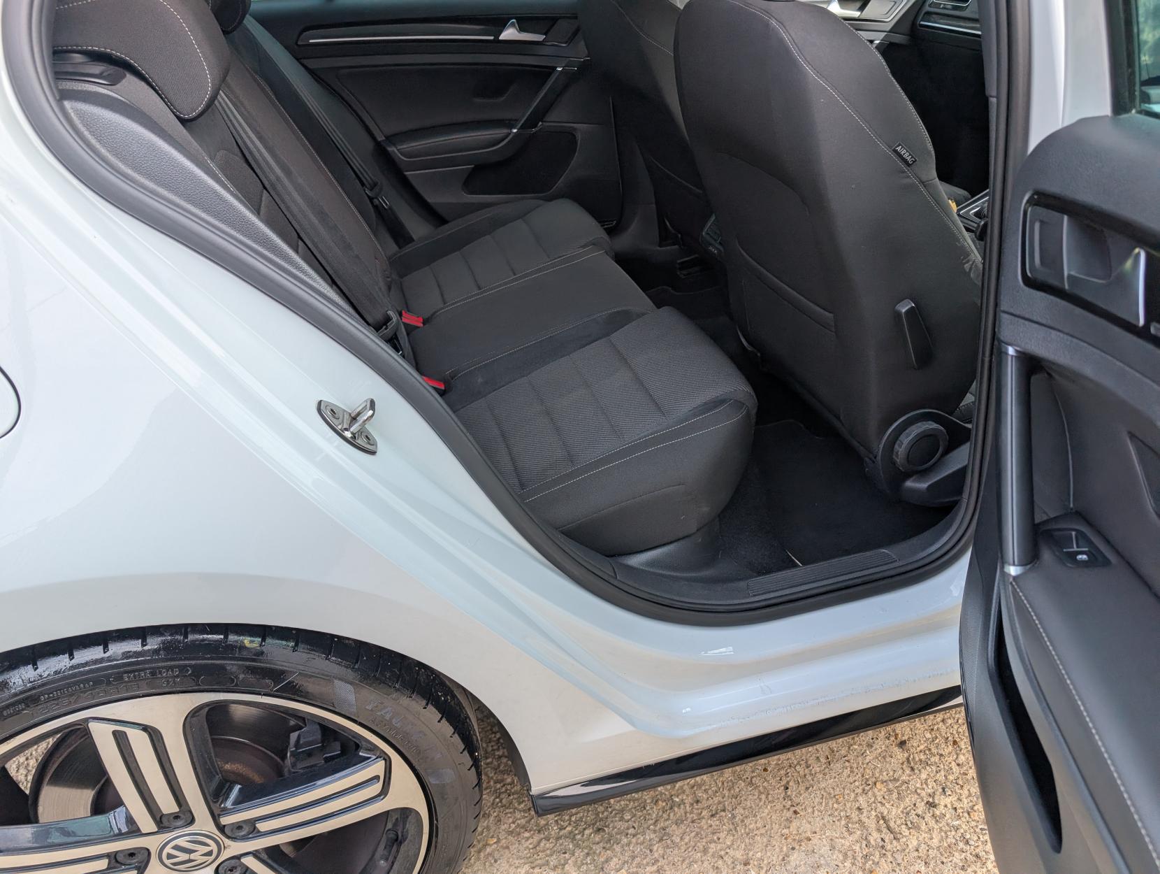 Volkswagen Golf 2.0 TSI R Hatchback 5dr Petrol DSG 4Motion Euro 6 (s/s) (310 ps)