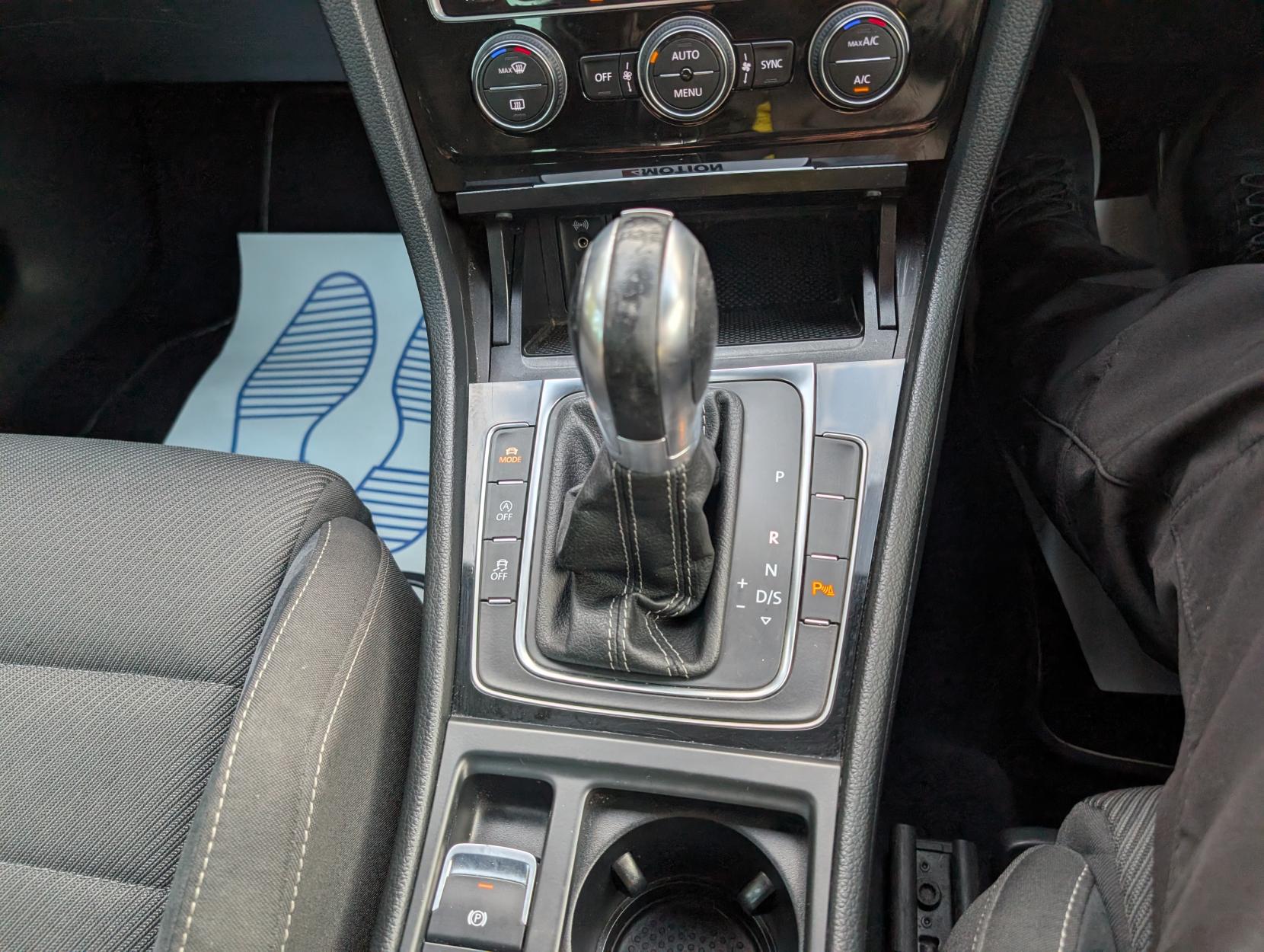 Volkswagen Golf 2.0 TSI R Hatchback 5dr Petrol DSG 4Motion Euro 6 (s/s) (310 ps)