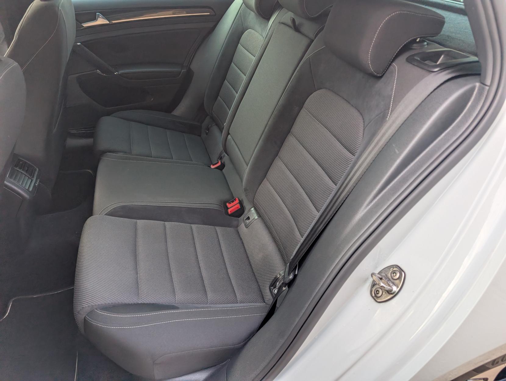 Volkswagen Golf 2.0 TSI R Hatchback 5dr Petrol DSG 4Motion Euro 6 (s/s) (310 ps)