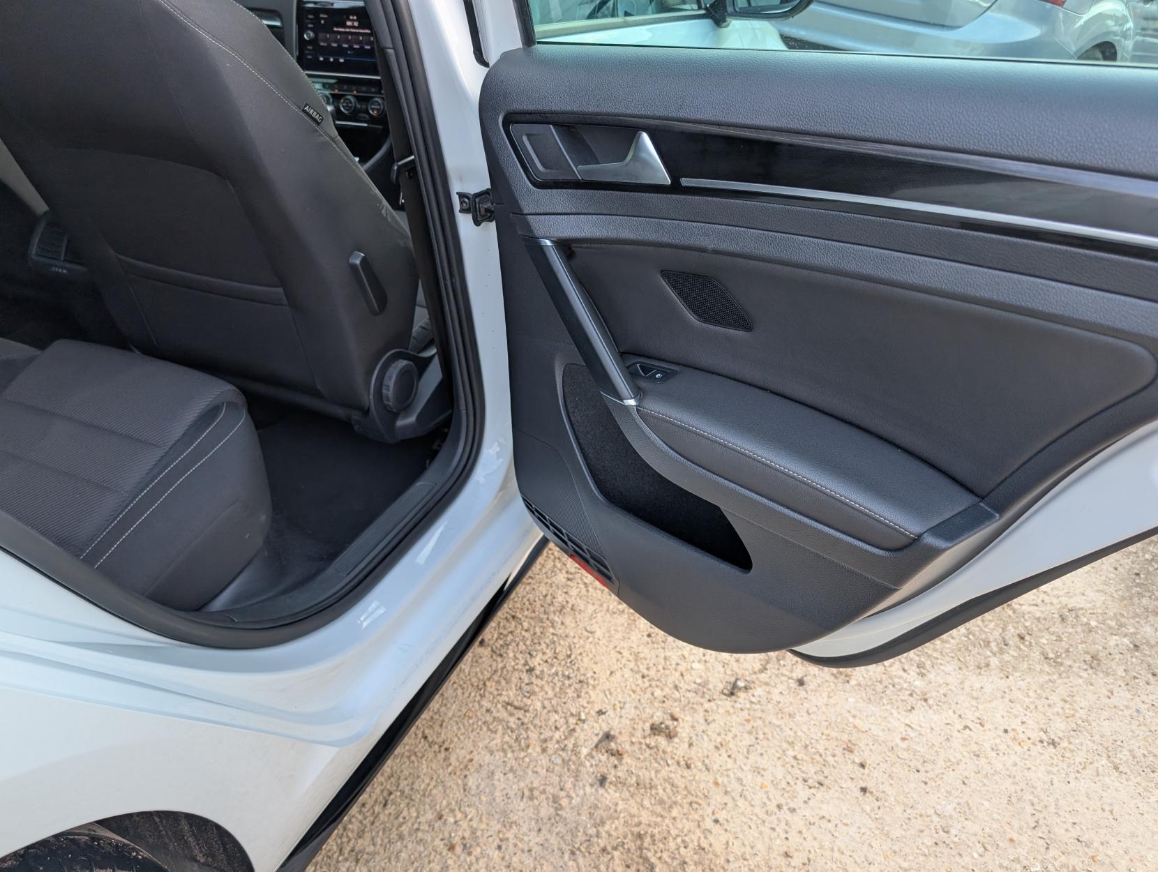 Volkswagen Golf 2.0 TSI R Hatchback 5dr Petrol DSG 4Motion Euro 6 (s/s) (310 ps)