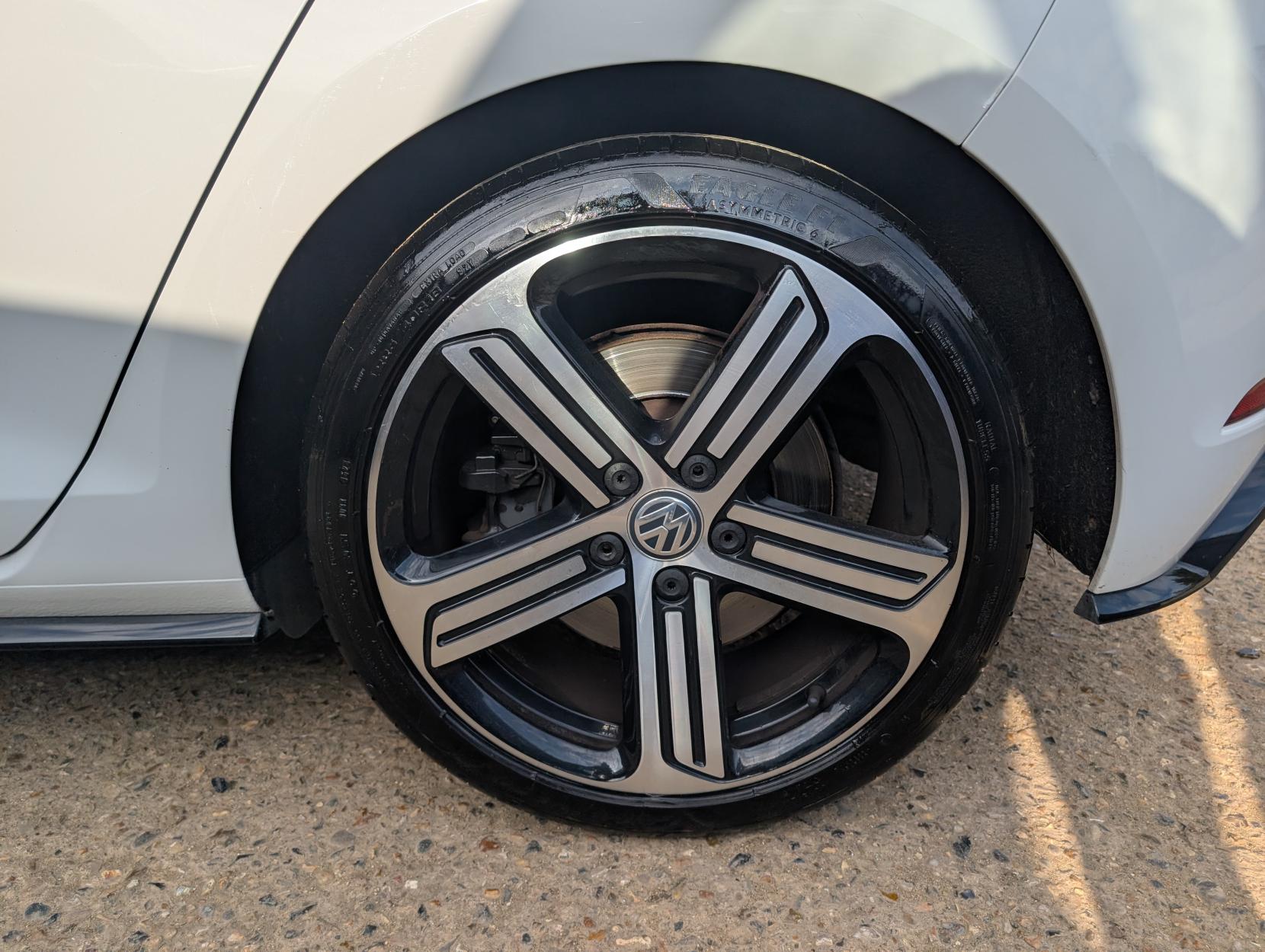 Volkswagen Golf 2.0 TSI R Hatchback 5dr Petrol DSG 4Motion Euro 6 (s/s) (310 ps)