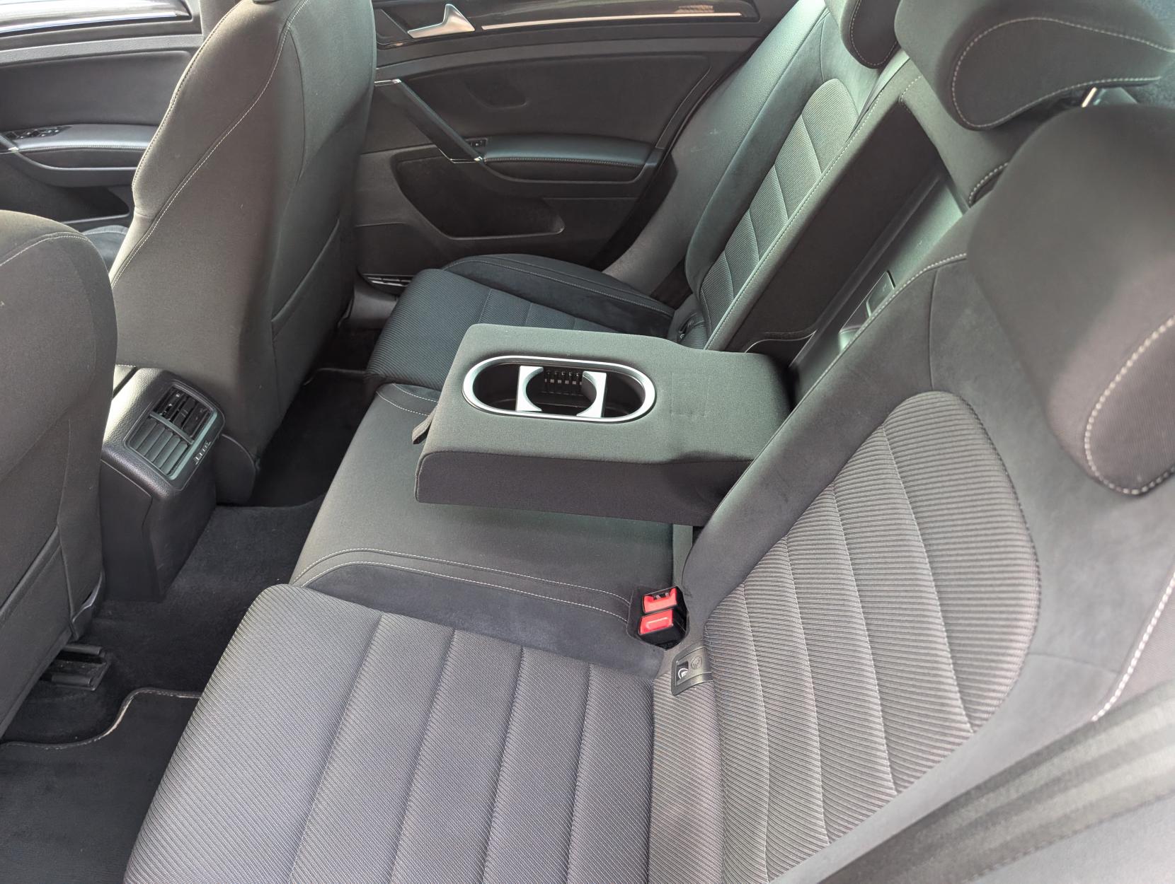 Volkswagen Golf 2.0 TSI R Hatchback 5dr Petrol DSG 4Motion Euro 6 (s/s) (310 ps)