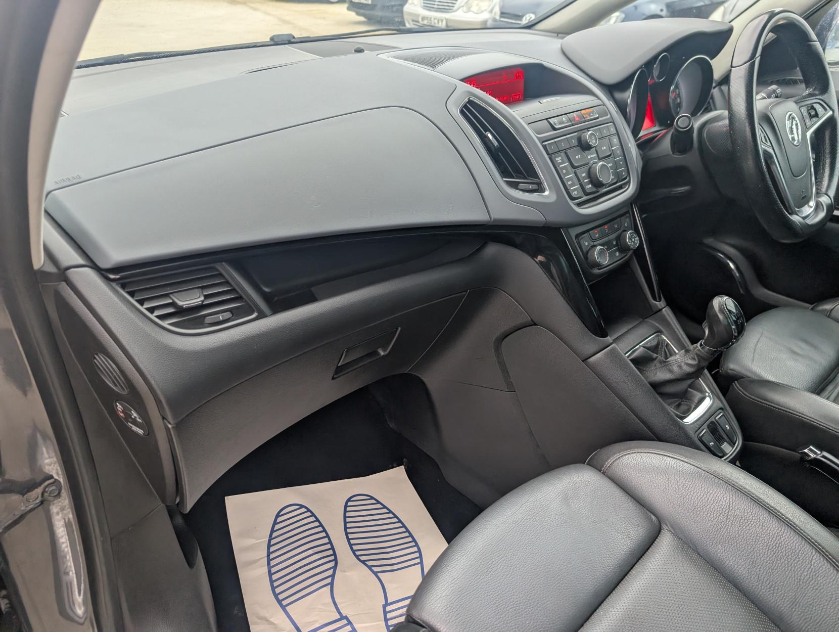 Vauxhall Zafira Tourer 2.0 CDTi SRi MPV 5dr Diesel Manual Euro 5 (165 ps)