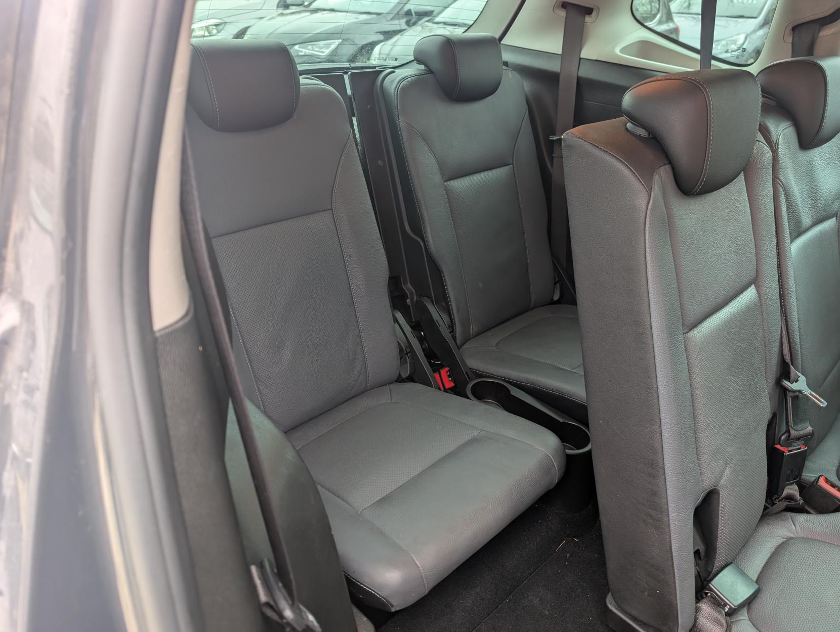 Vauxhall Zafira Tourer 2.0 CDTi SRi MPV 5dr Diesel Manual Euro 5 (165 ps)