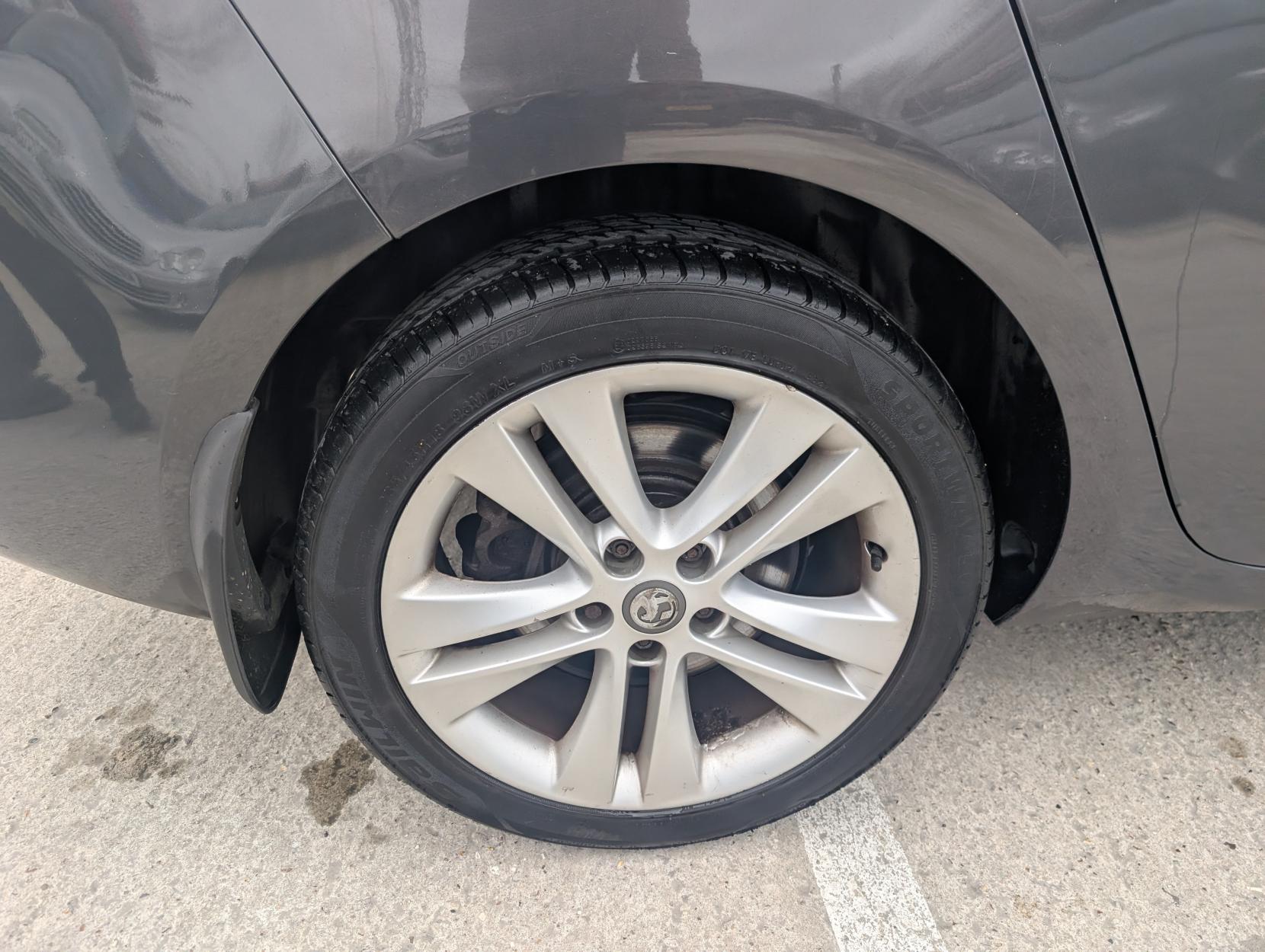 Vauxhall Zafira Tourer 2.0 CDTi SRi MPV 5dr Diesel Manual Euro 5 (165 ps)